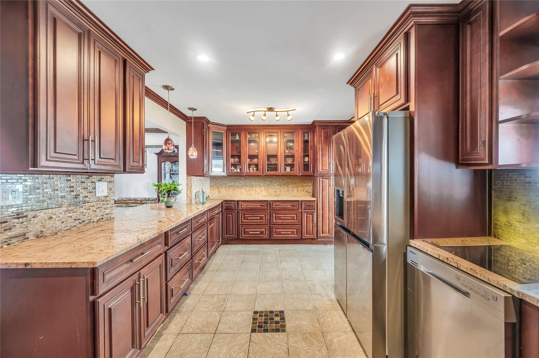 34 Harlem Avenue, Medford, NY 11763