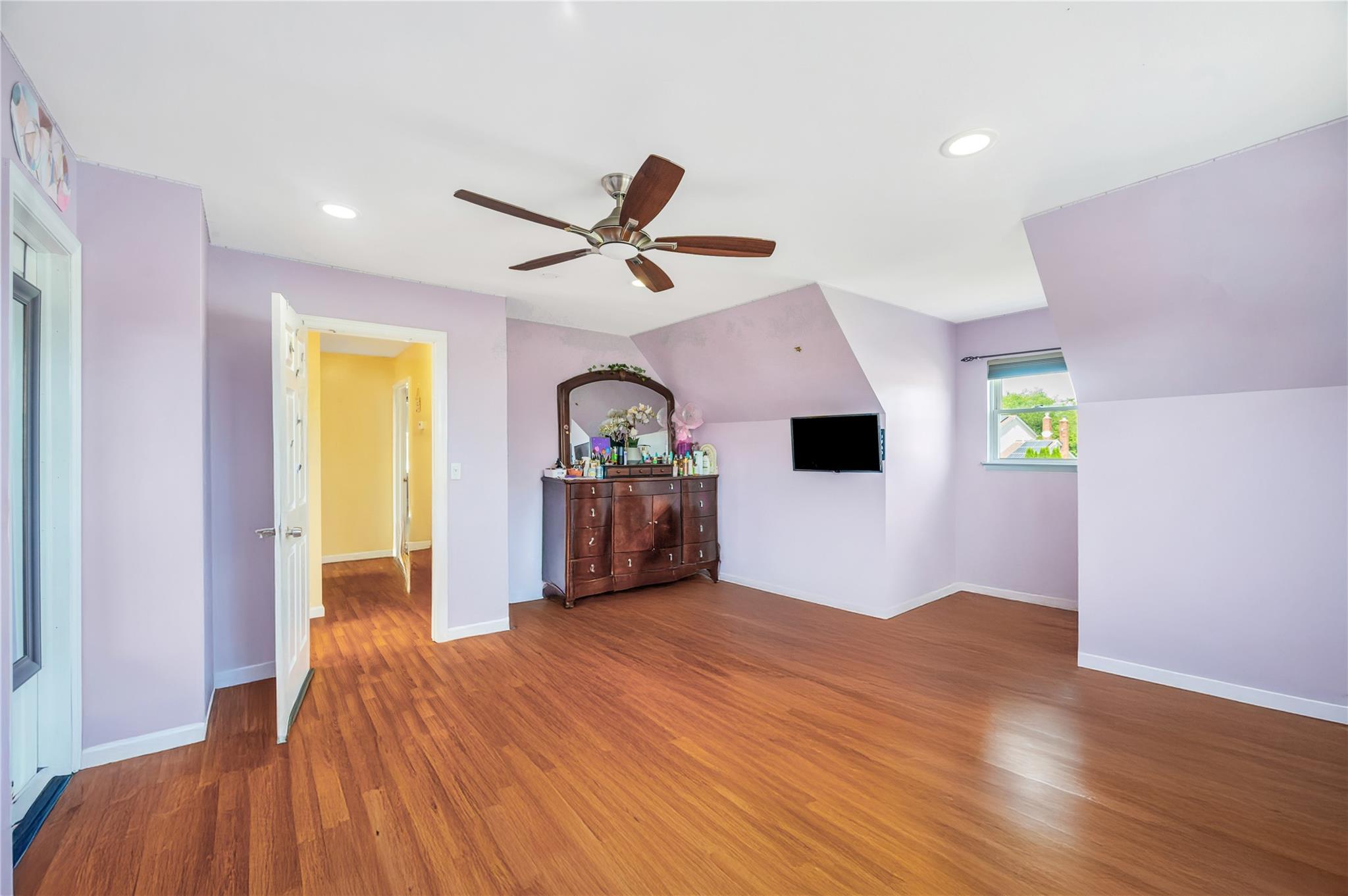 34 Harlem Avenue, Medford, NY 11763