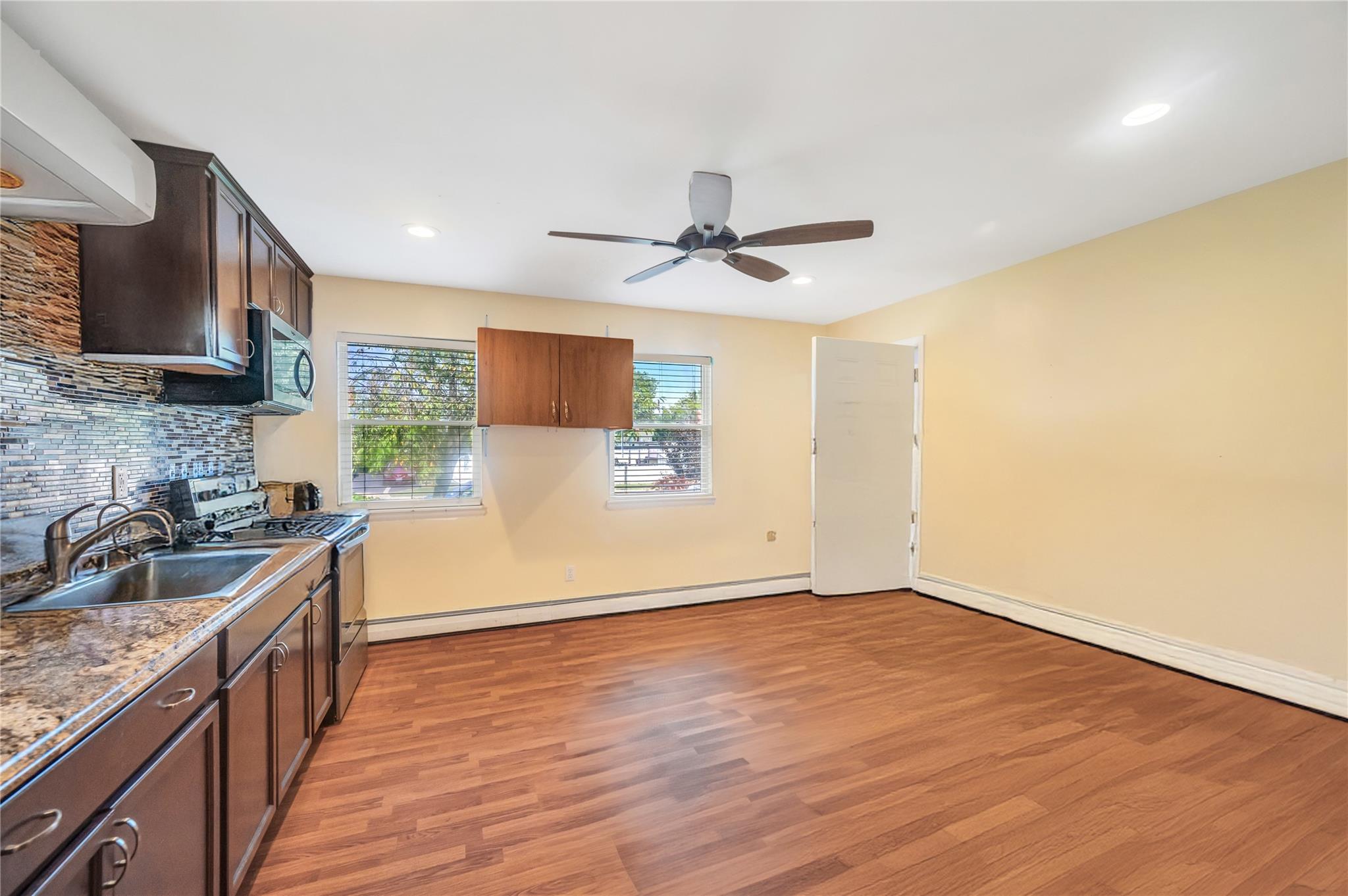 34 Harlem Avenue, Medford, NY 11763