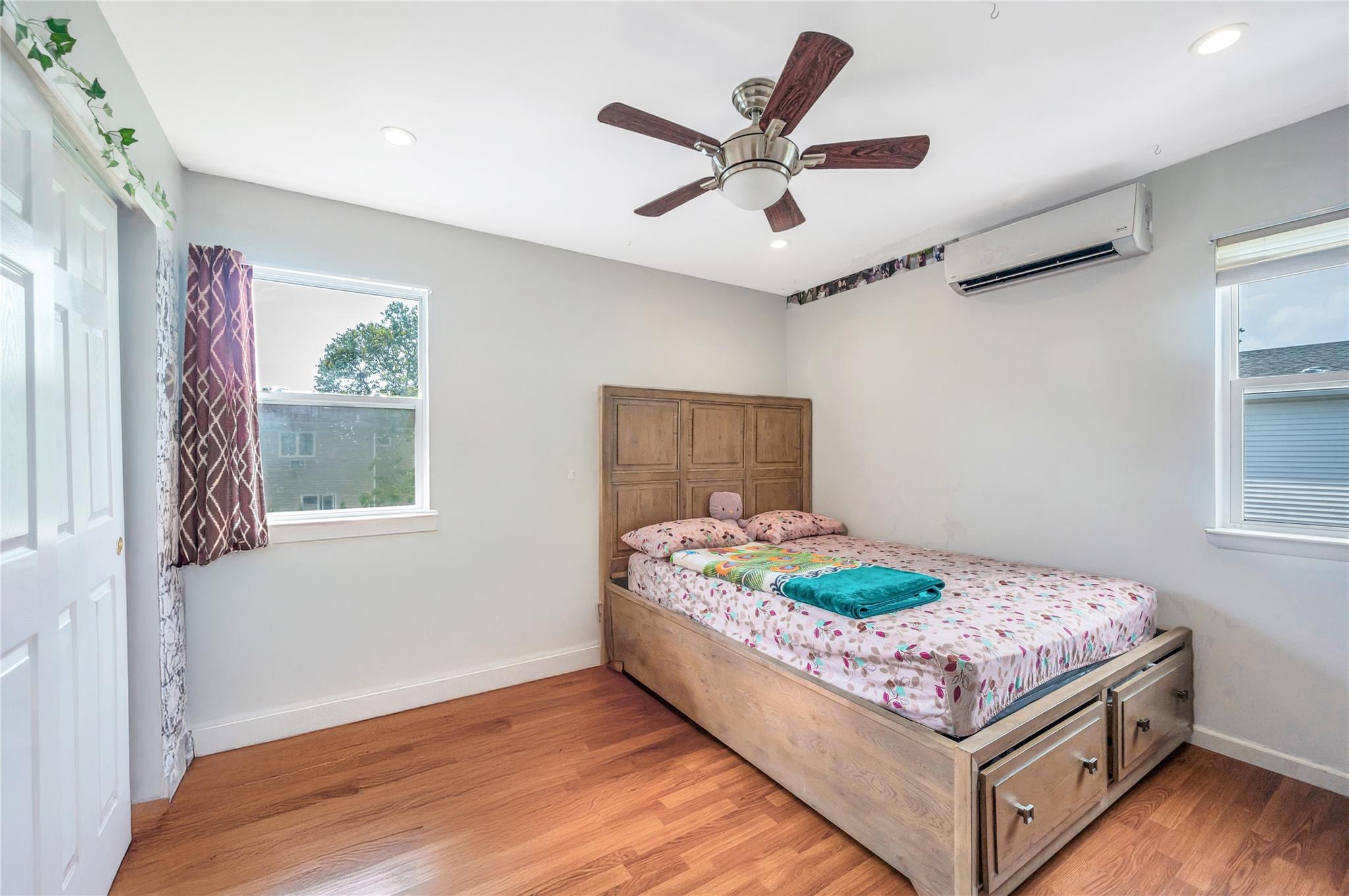 34 Harlem Avenue, Medford, NY 11763