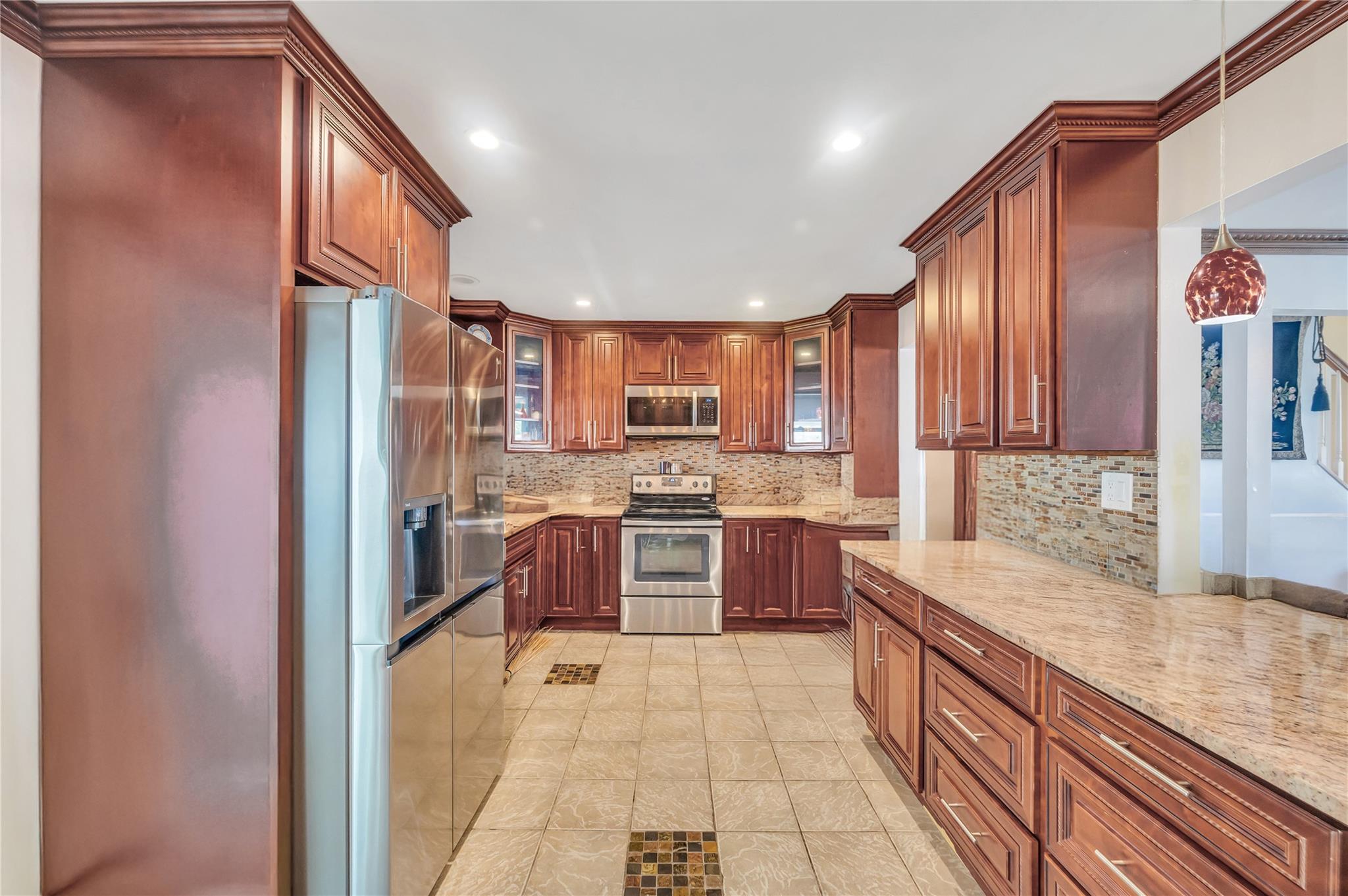 34 Harlem Avenue, Medford, NY 11763