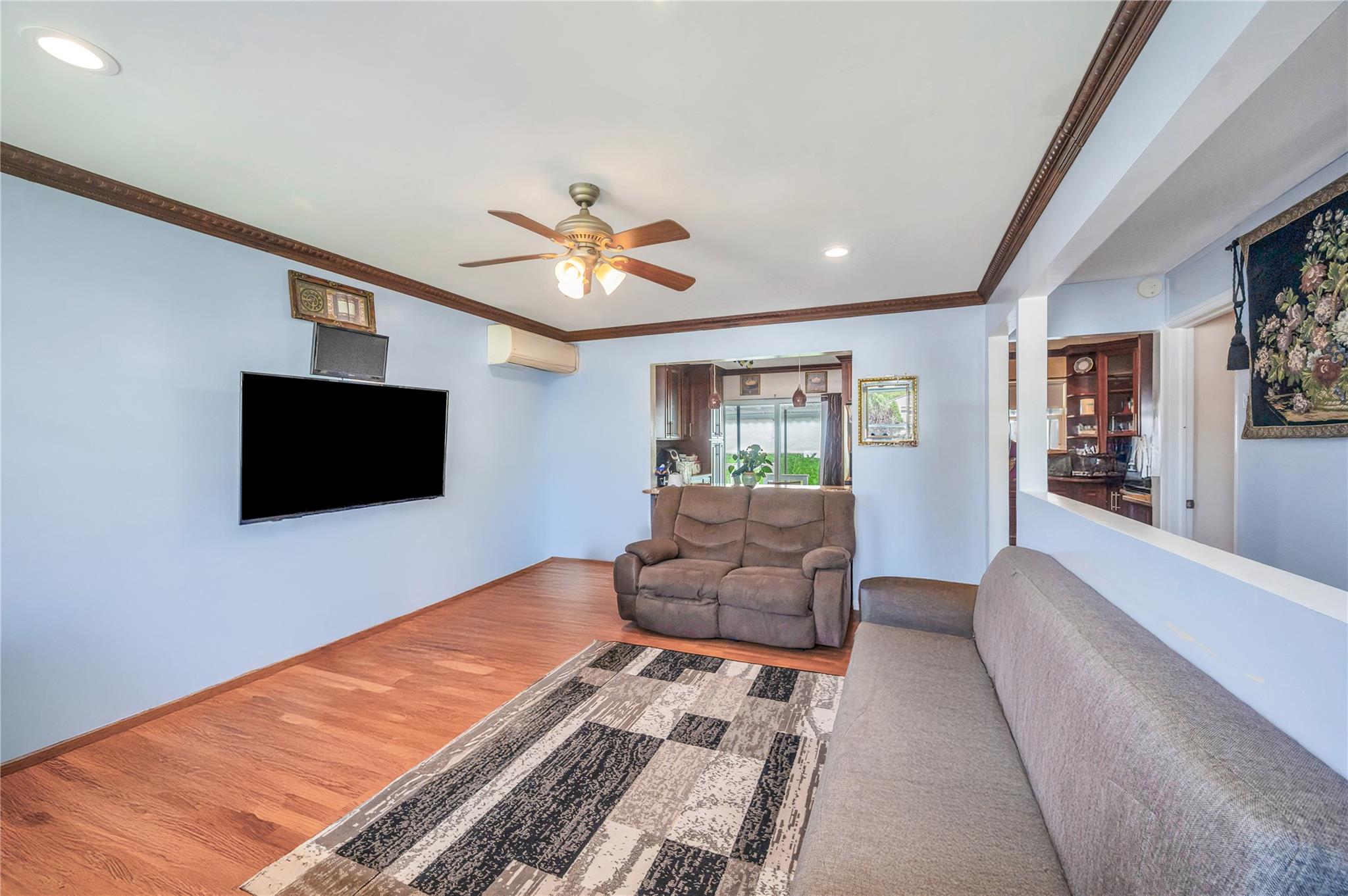 34 Harlem Avenue, Medford, NY 11763