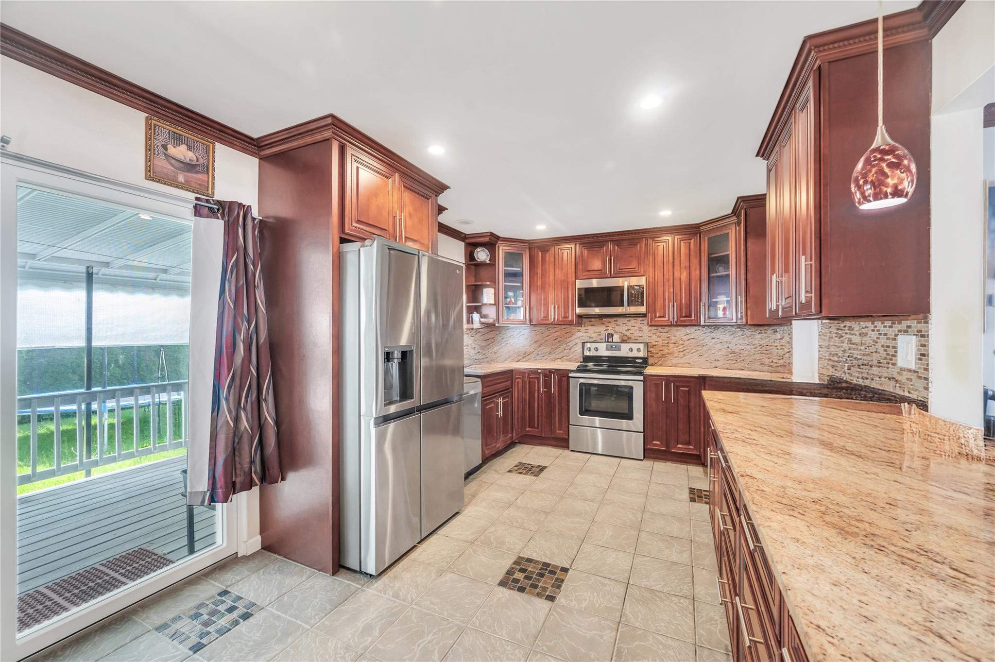 34 Harlem Avenue, Medford, NY 11763