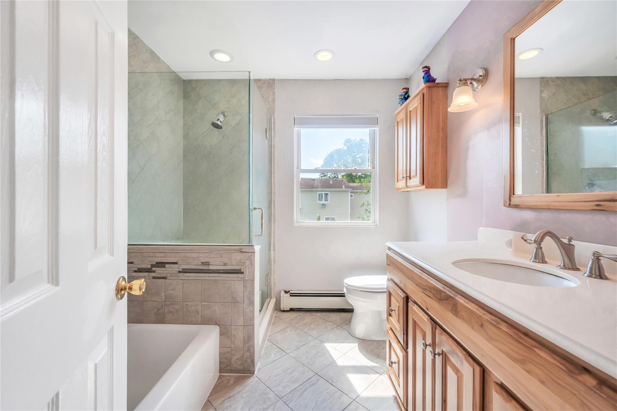 34 Harlem Avenue, Medford, NY 11763