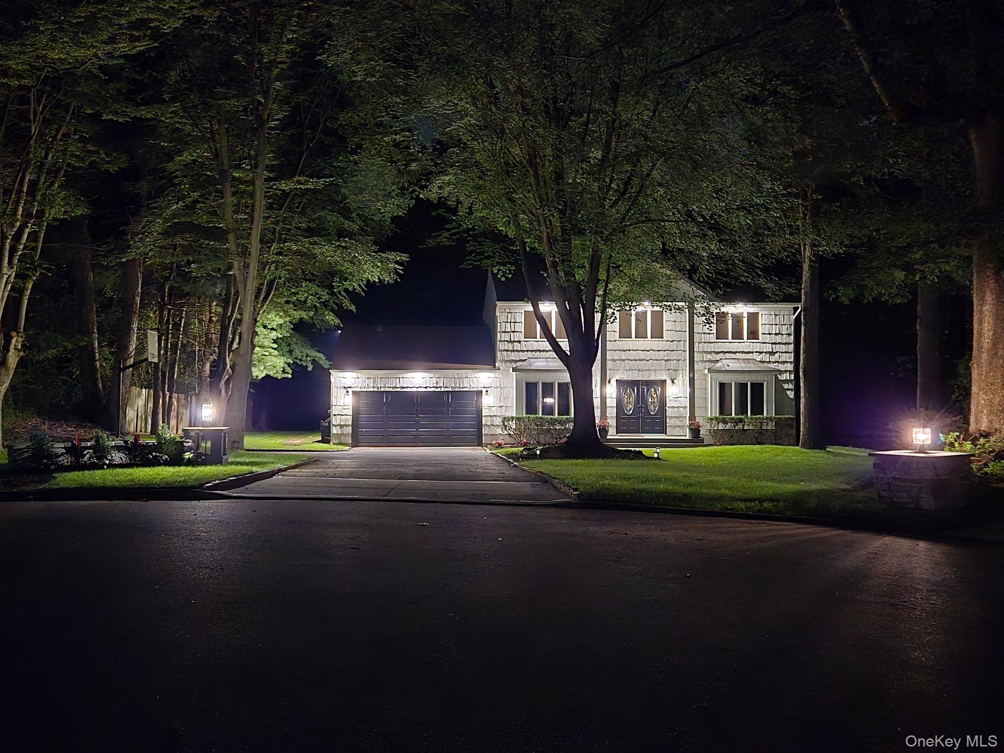 7 Northwood Court, Dix Hills, NY 11746