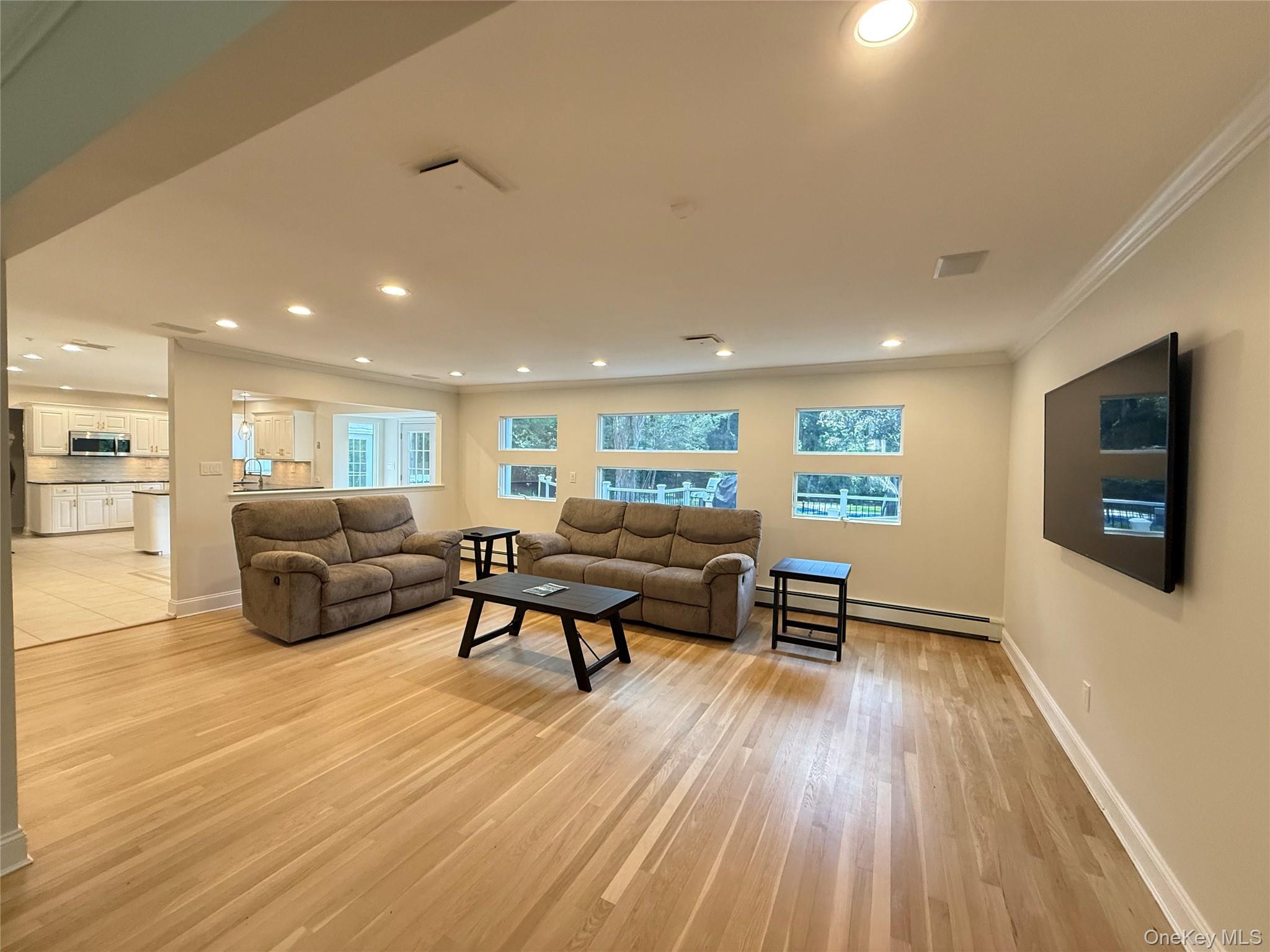 7 Northwood Court, Dix Hills, NY 11746