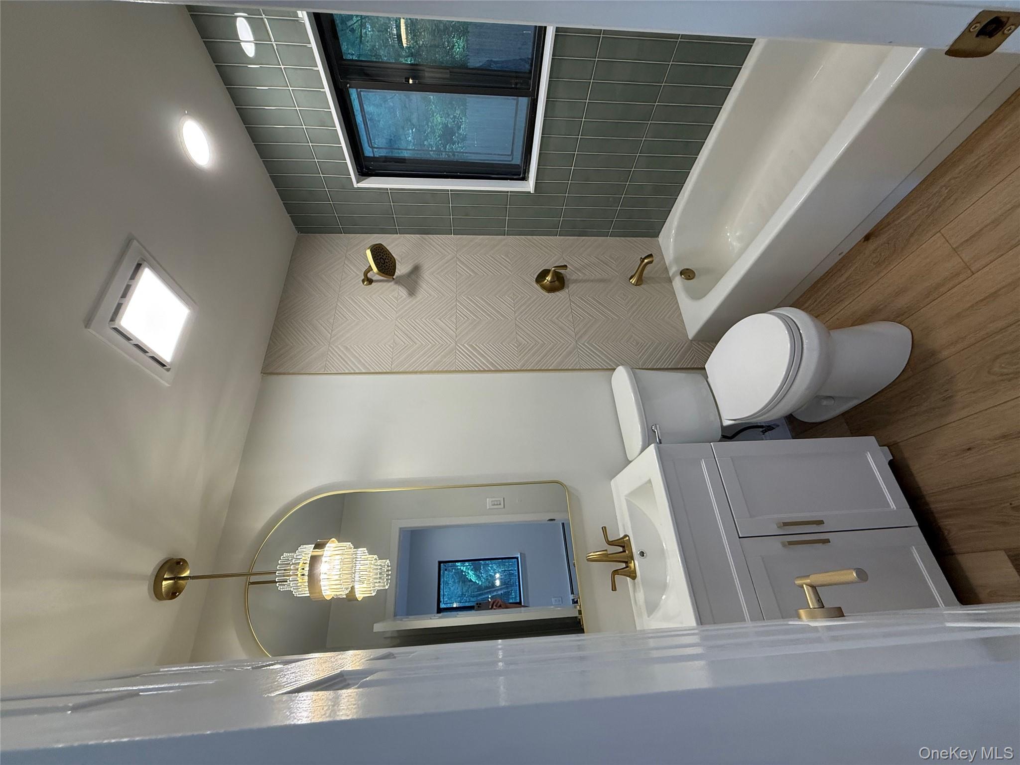 7 Northwood Court, Dix Hills, NY 11746