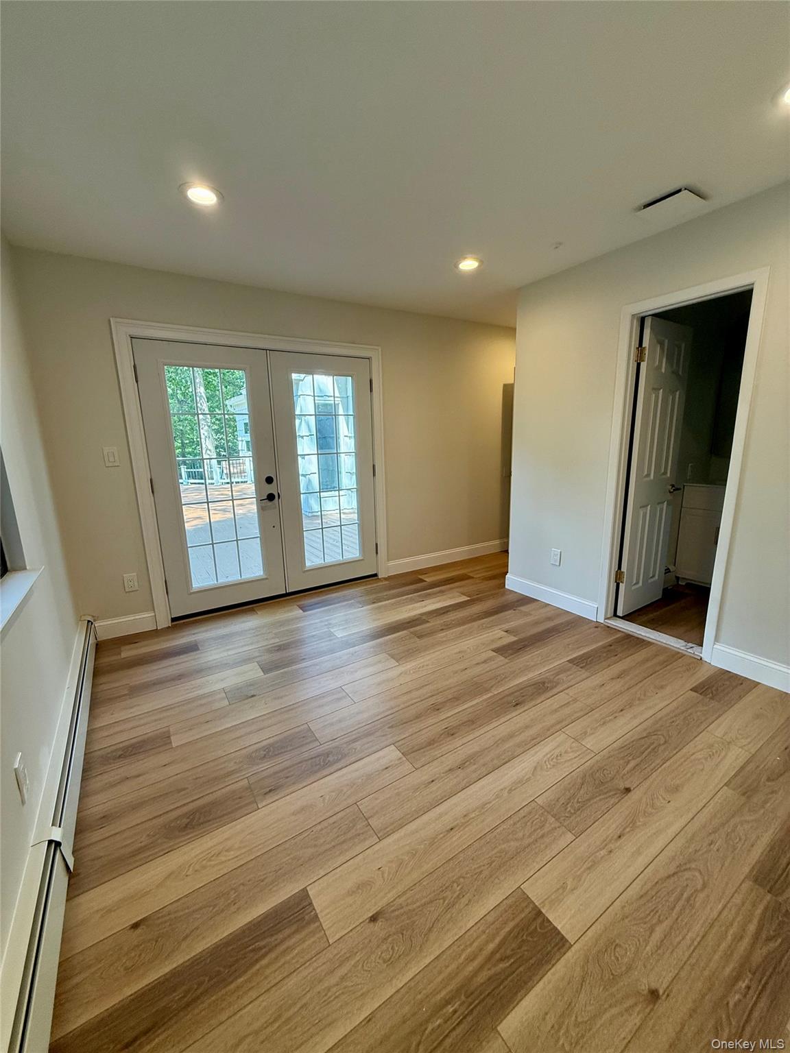 7 Northwood Court, Dix Hills, NY 11746