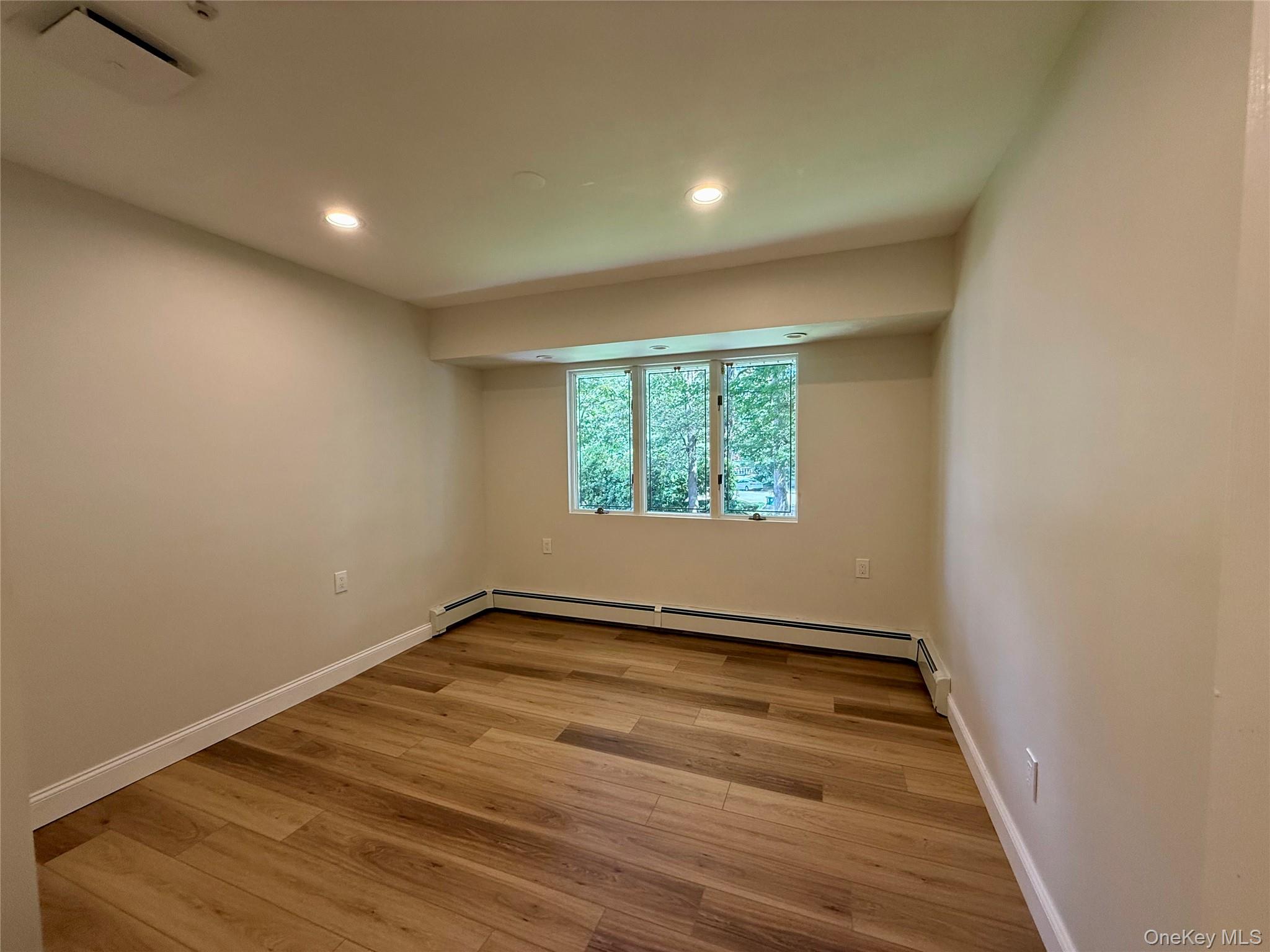 7 Northwood Court, Dix Hills, NY 11746