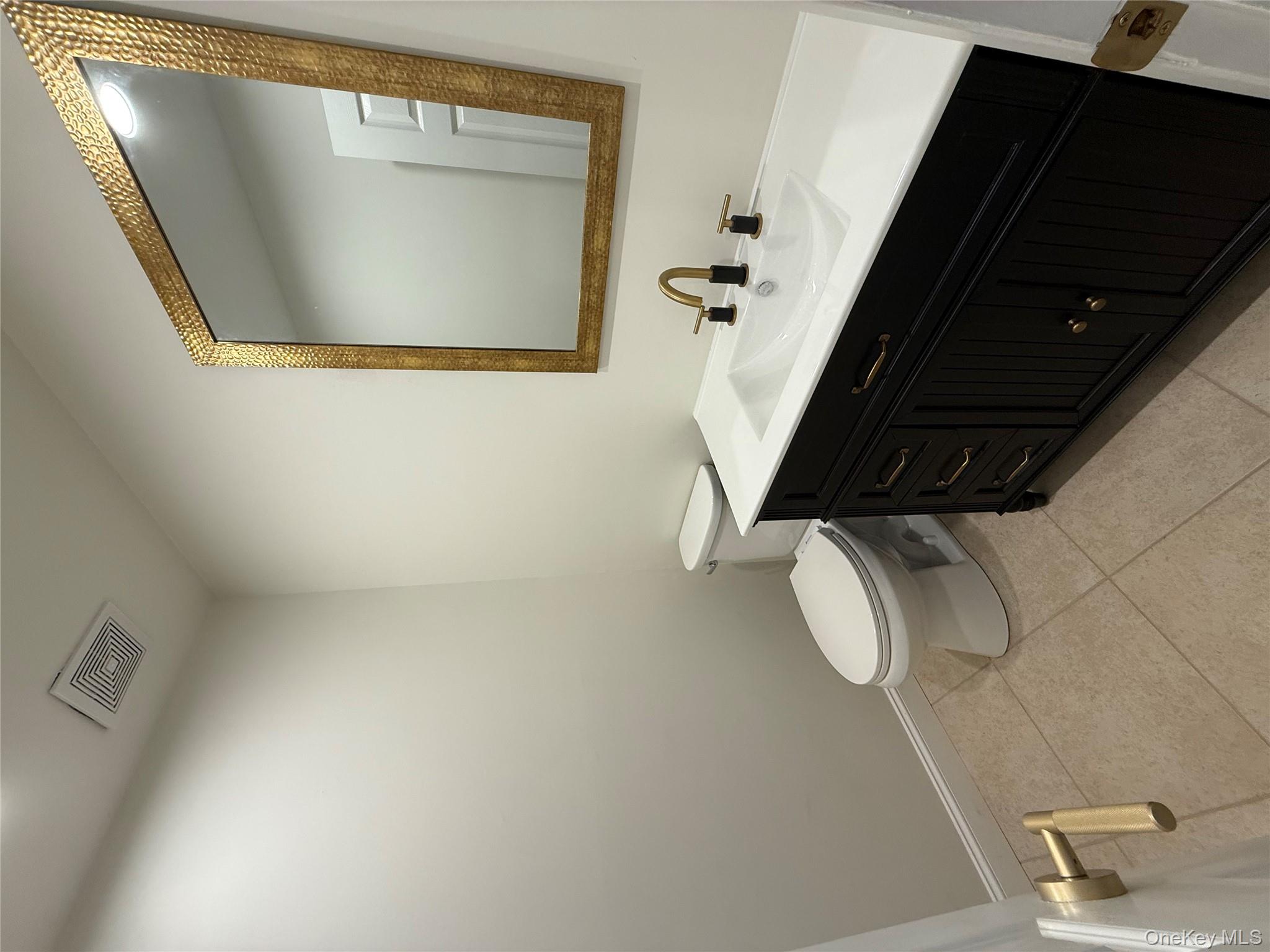 7 Northwood Court, Dix Hills, NY 11746