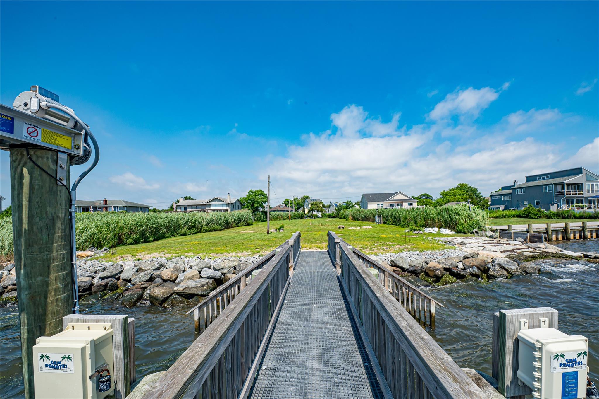 32 Unqua Place, Amityville, NY 11701