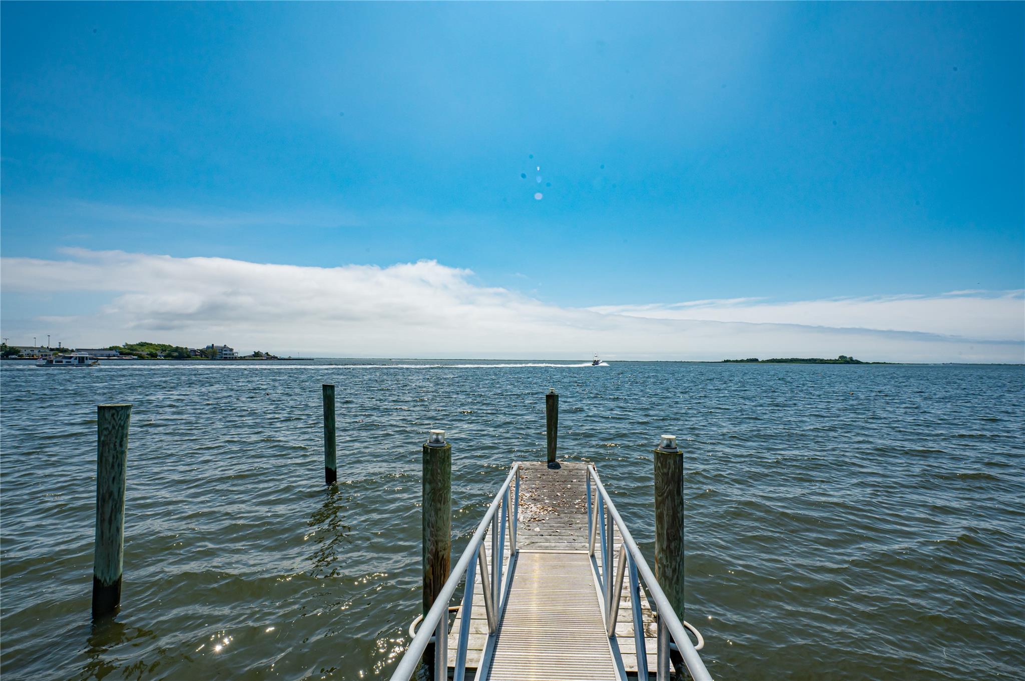 32 Unqua Place, Amityville, NY 11701