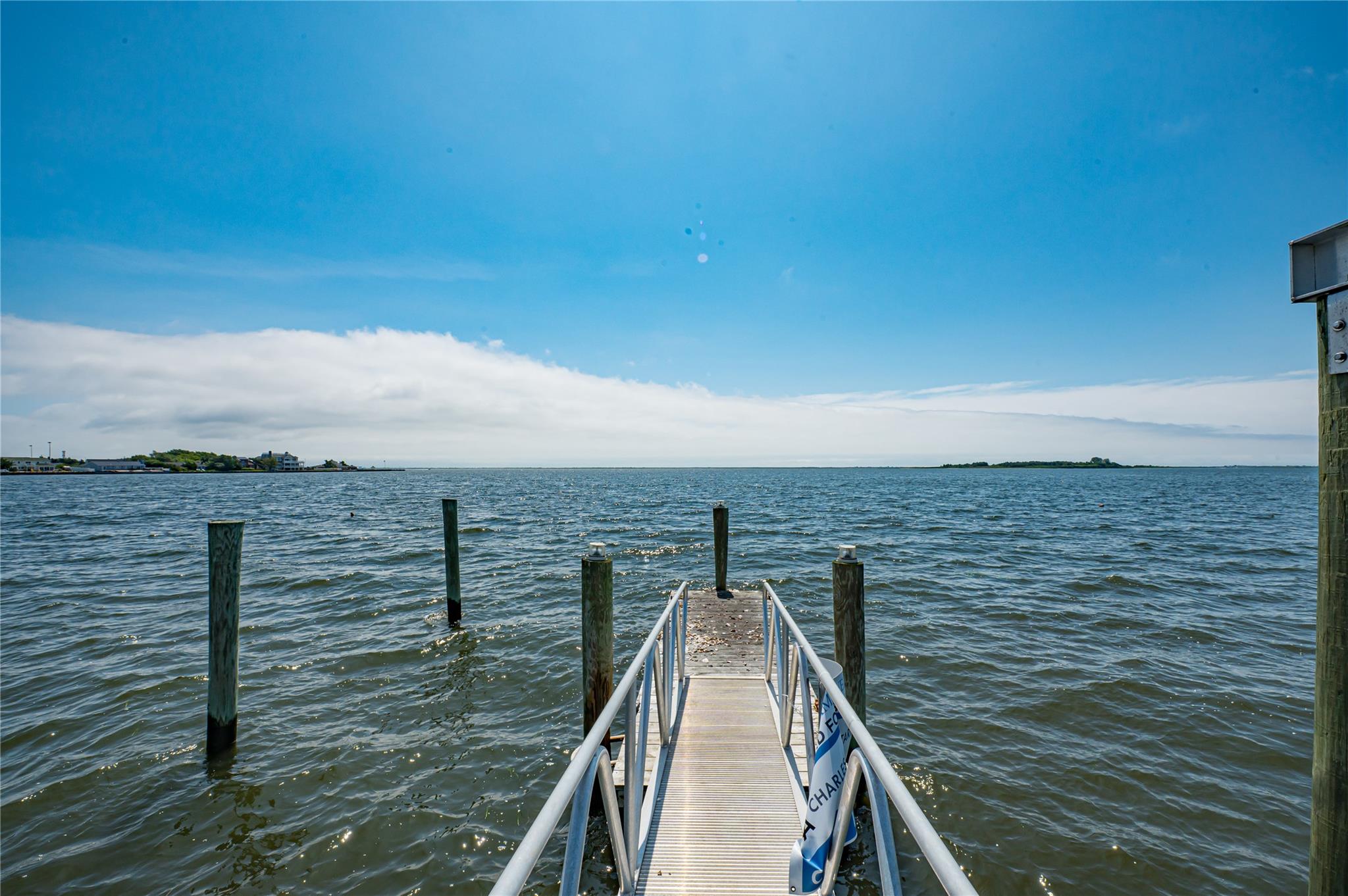 32 Unqua Place, Amityville, NY 11701