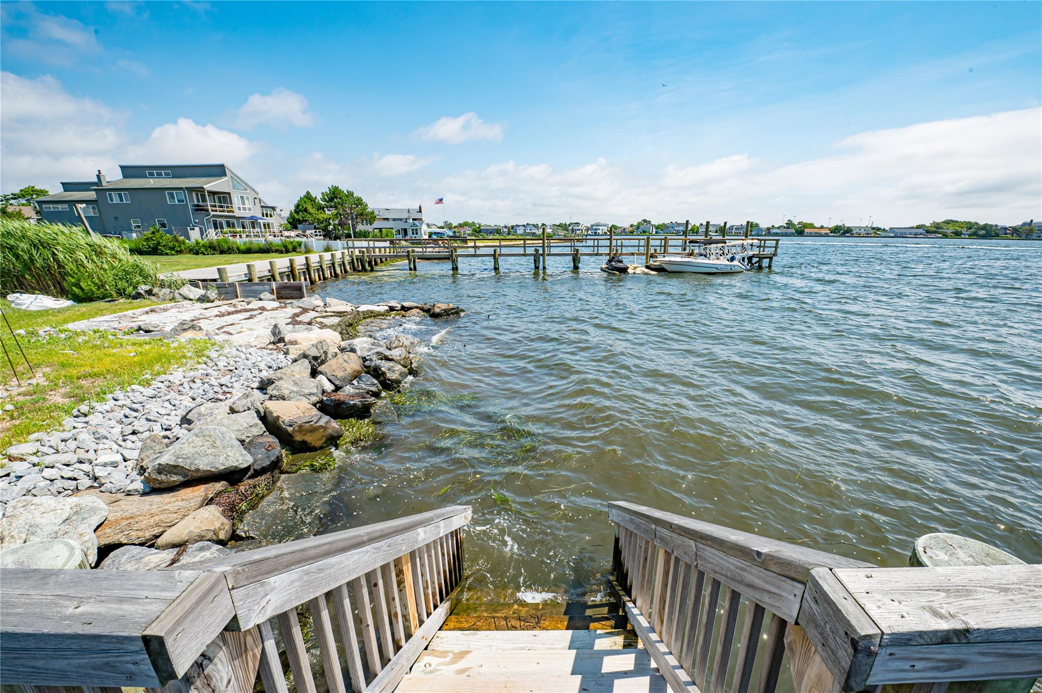 32 Unqua Place, Amityville, NY 11701