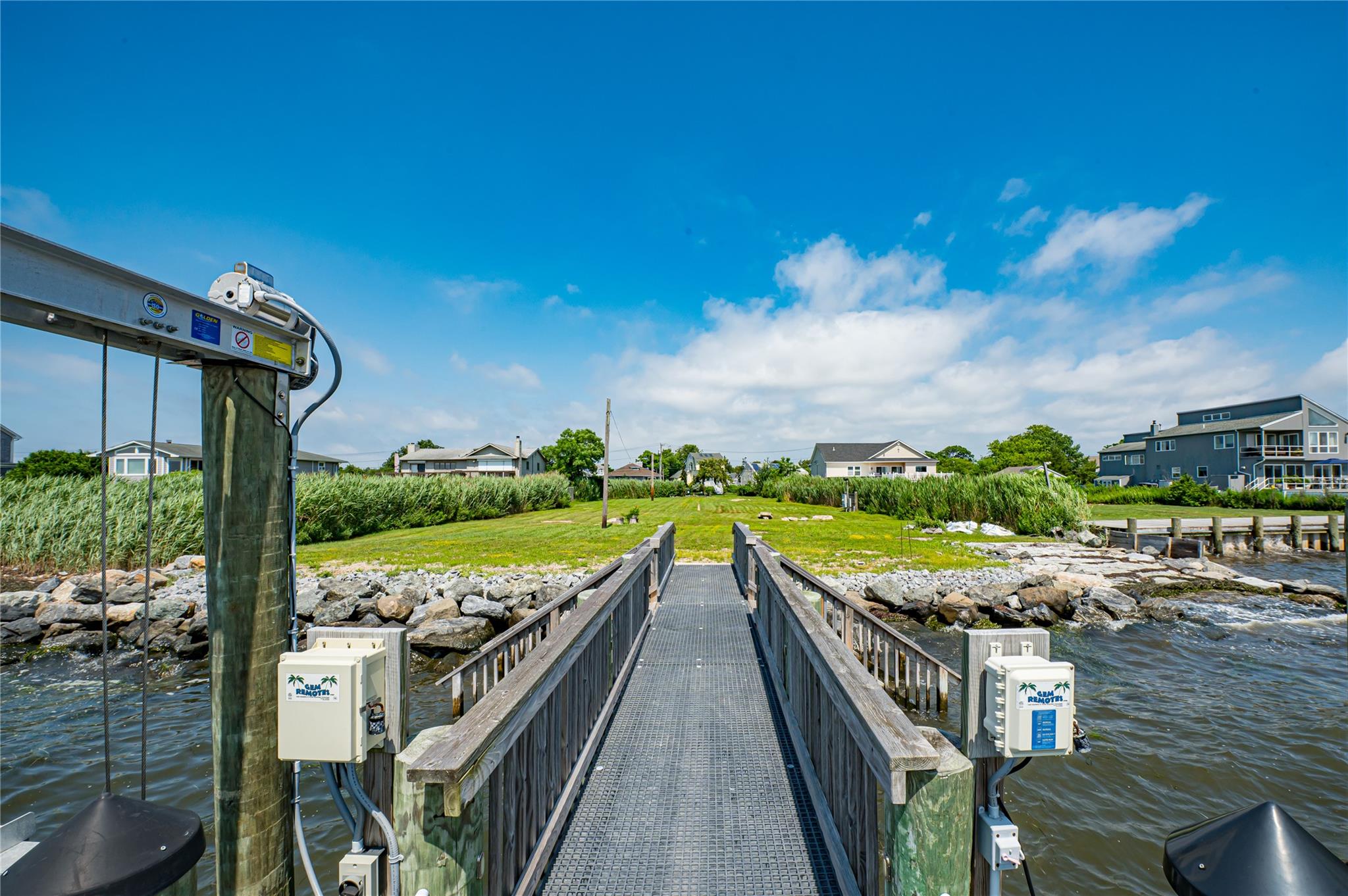 32 Unqua Place, Amityville, NY 11701