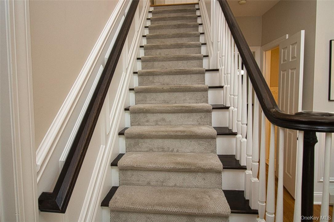 9 Roselawn Road, Highland Mills, NY 10930