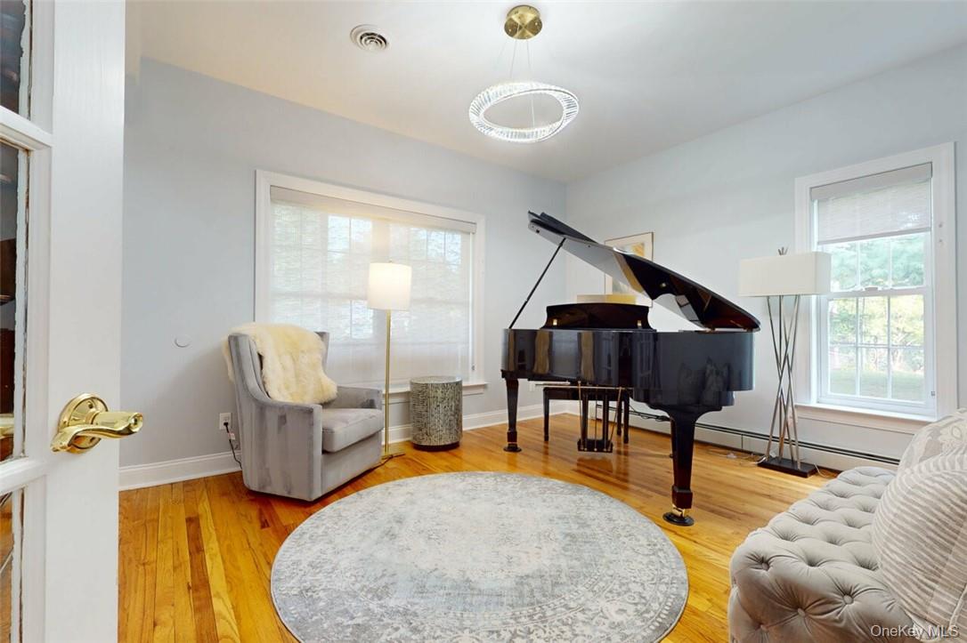 9 Roselawn Road, Highland Mills, NY 10930