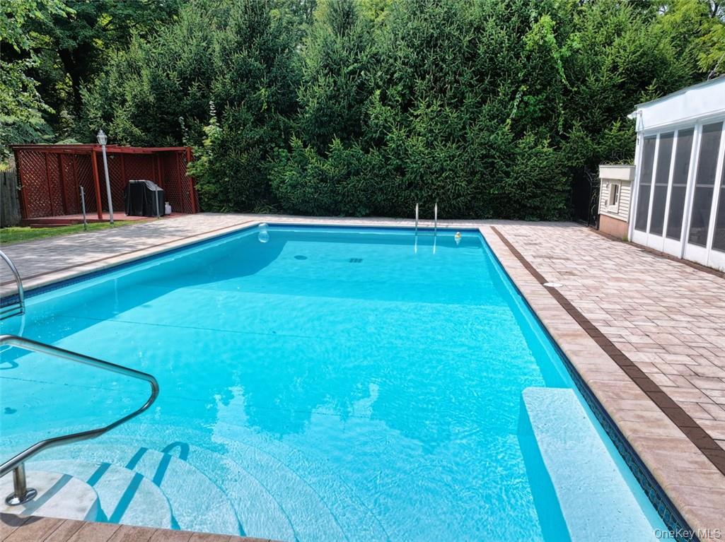 9 Roselawn Road, Highland Mills, NY 10930