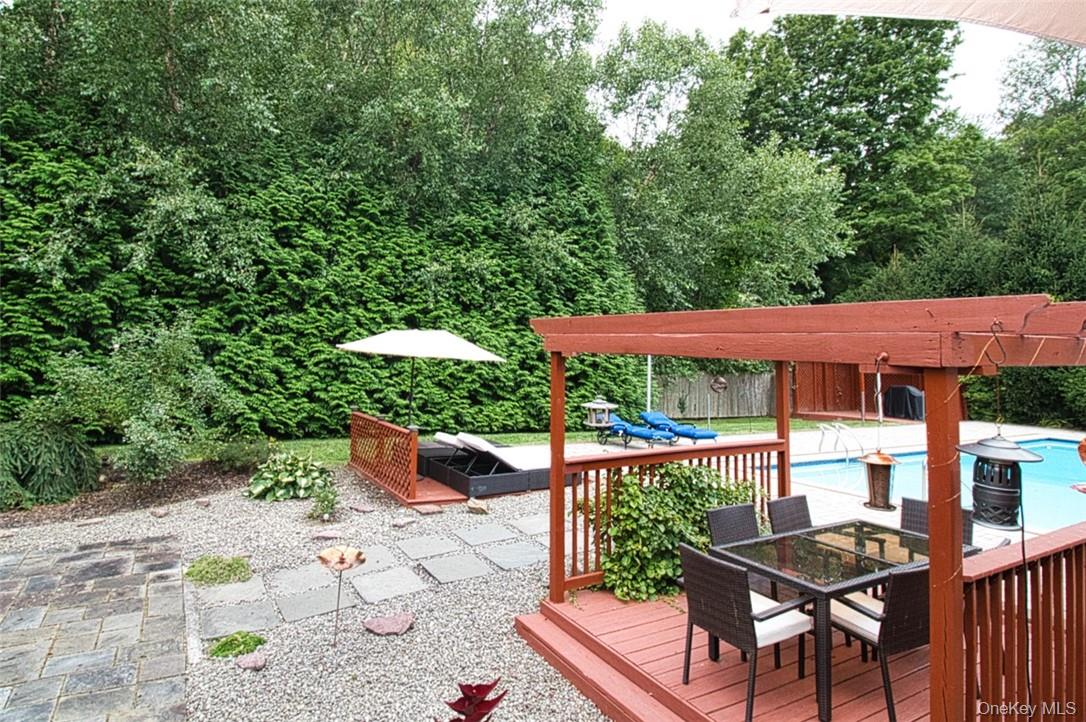 9 Roselawn Road, Highland Mills, NY 10930