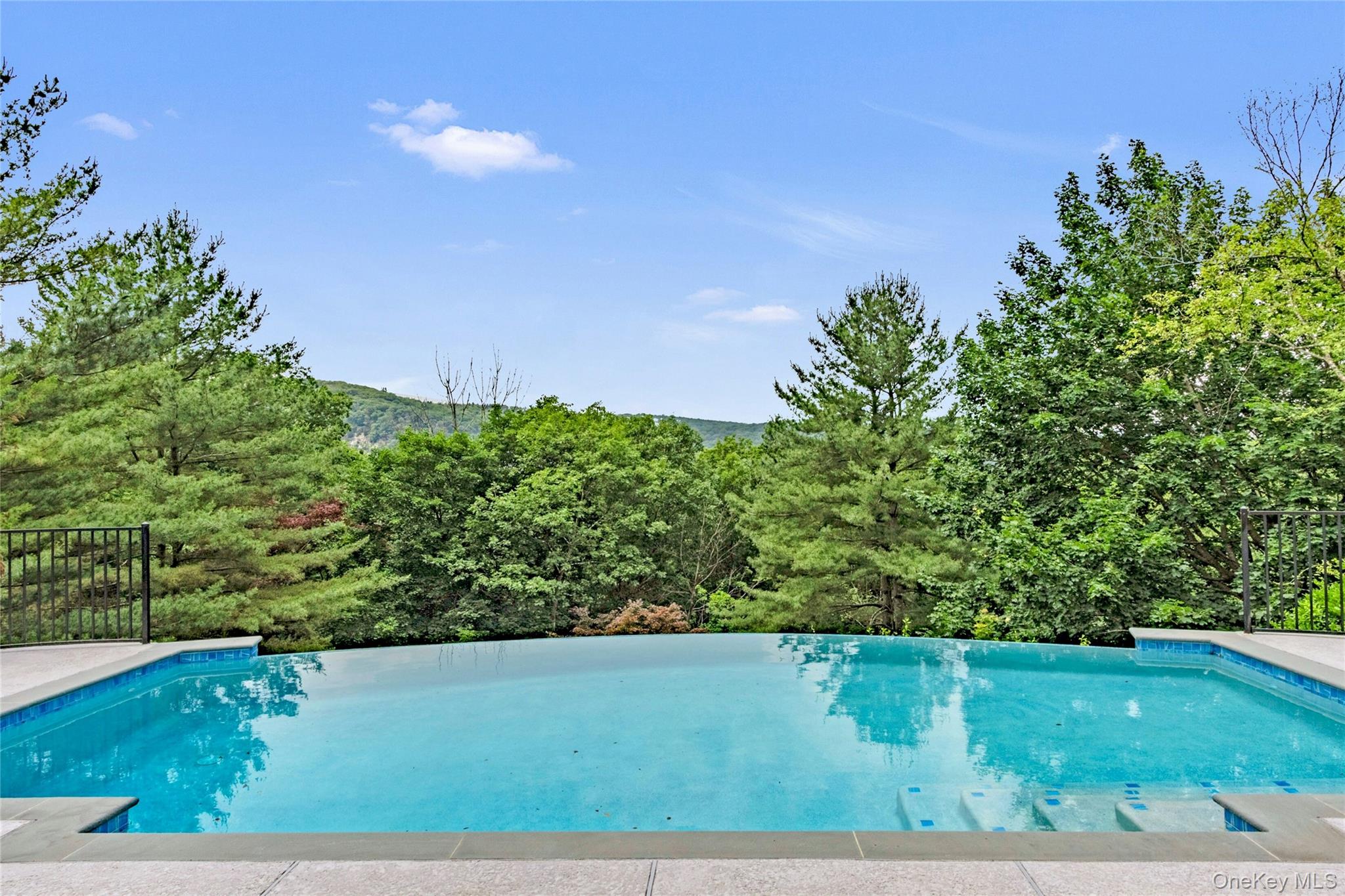 94 Cliff Road, Tuxedo Park, NY 10987