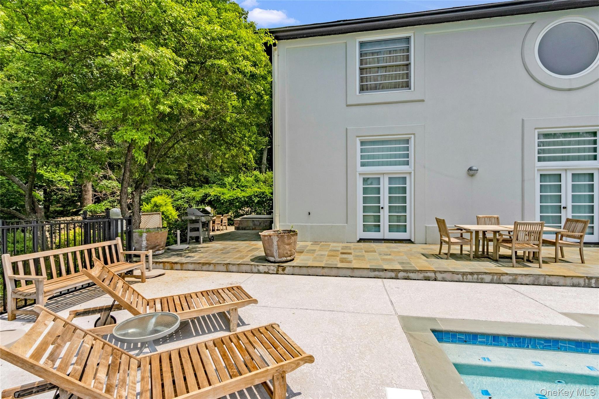 94 Cliff Road, Tuxedo Park, NY 10987