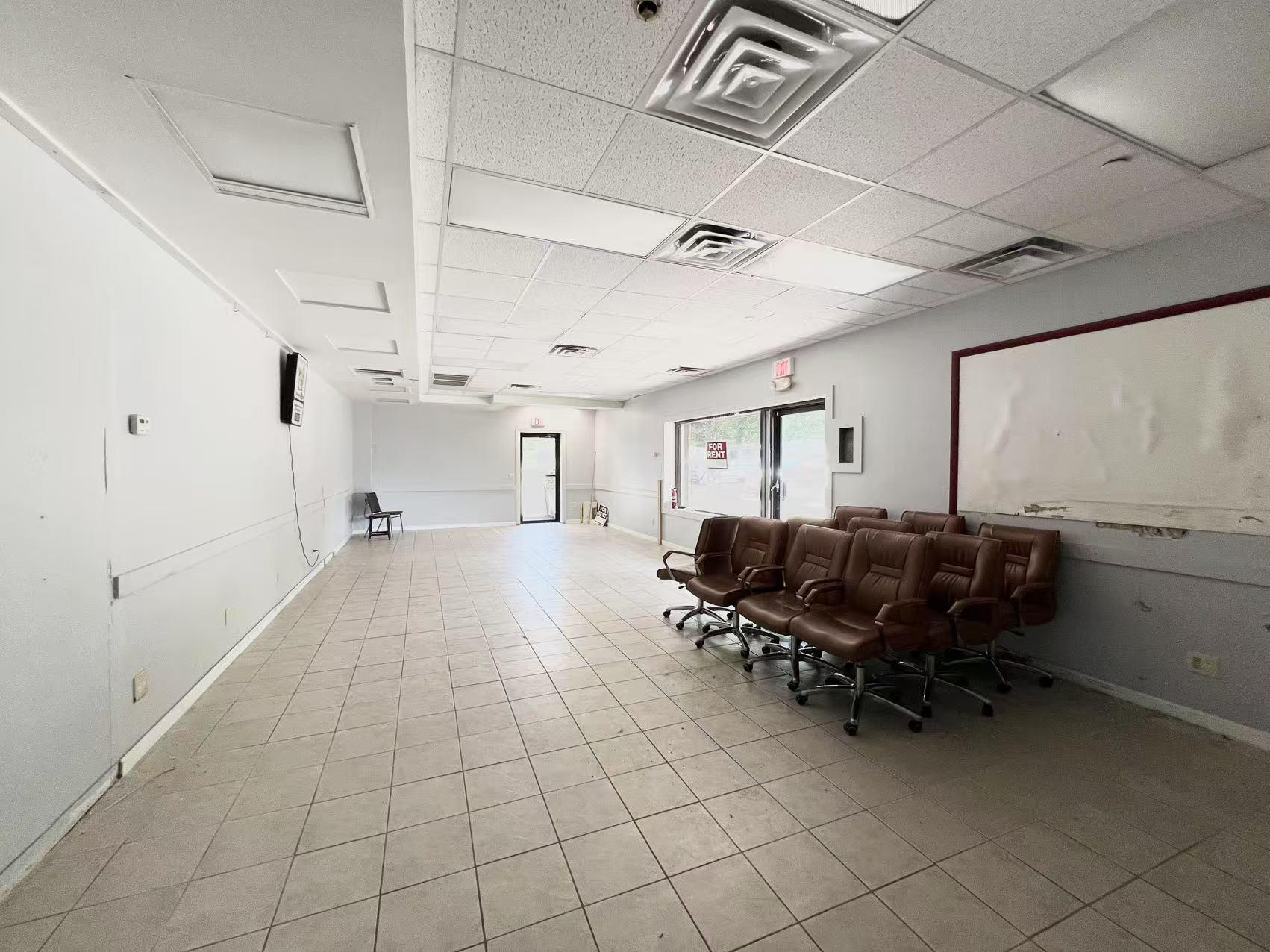 3021B Jericho Turnpike, East Northport, NY 11731