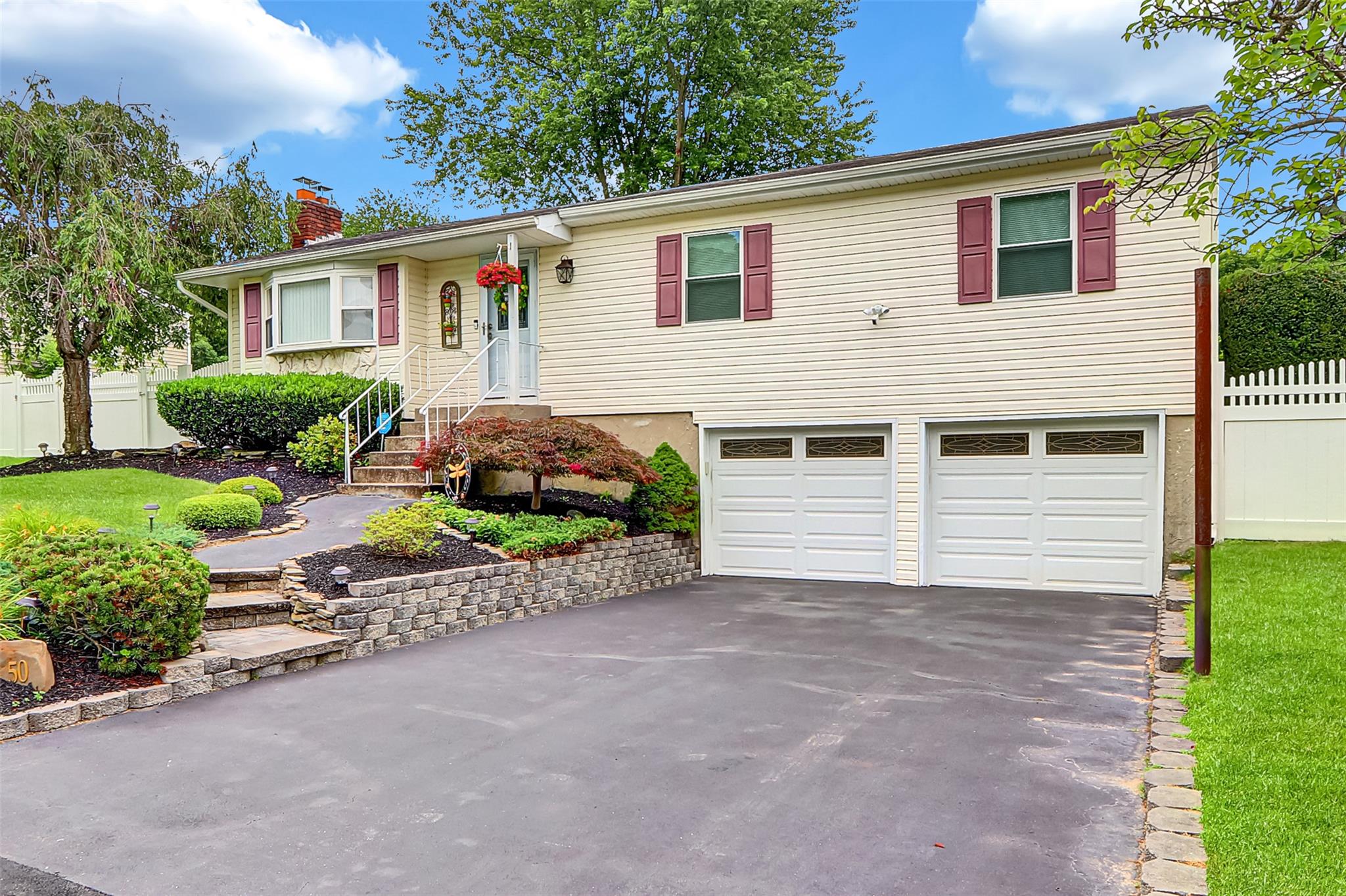 50 Brentwood Avenue, Farmingville, NY 11738