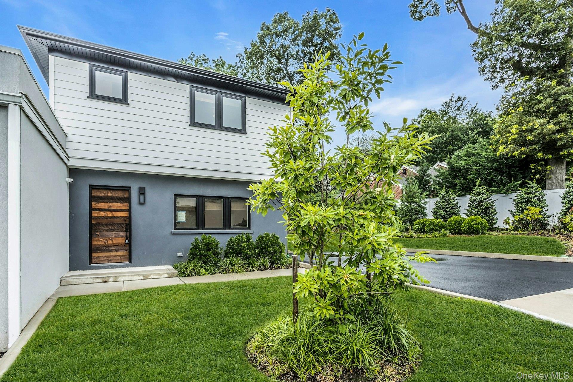 203 Broadway, Huntington Station, NY 11746