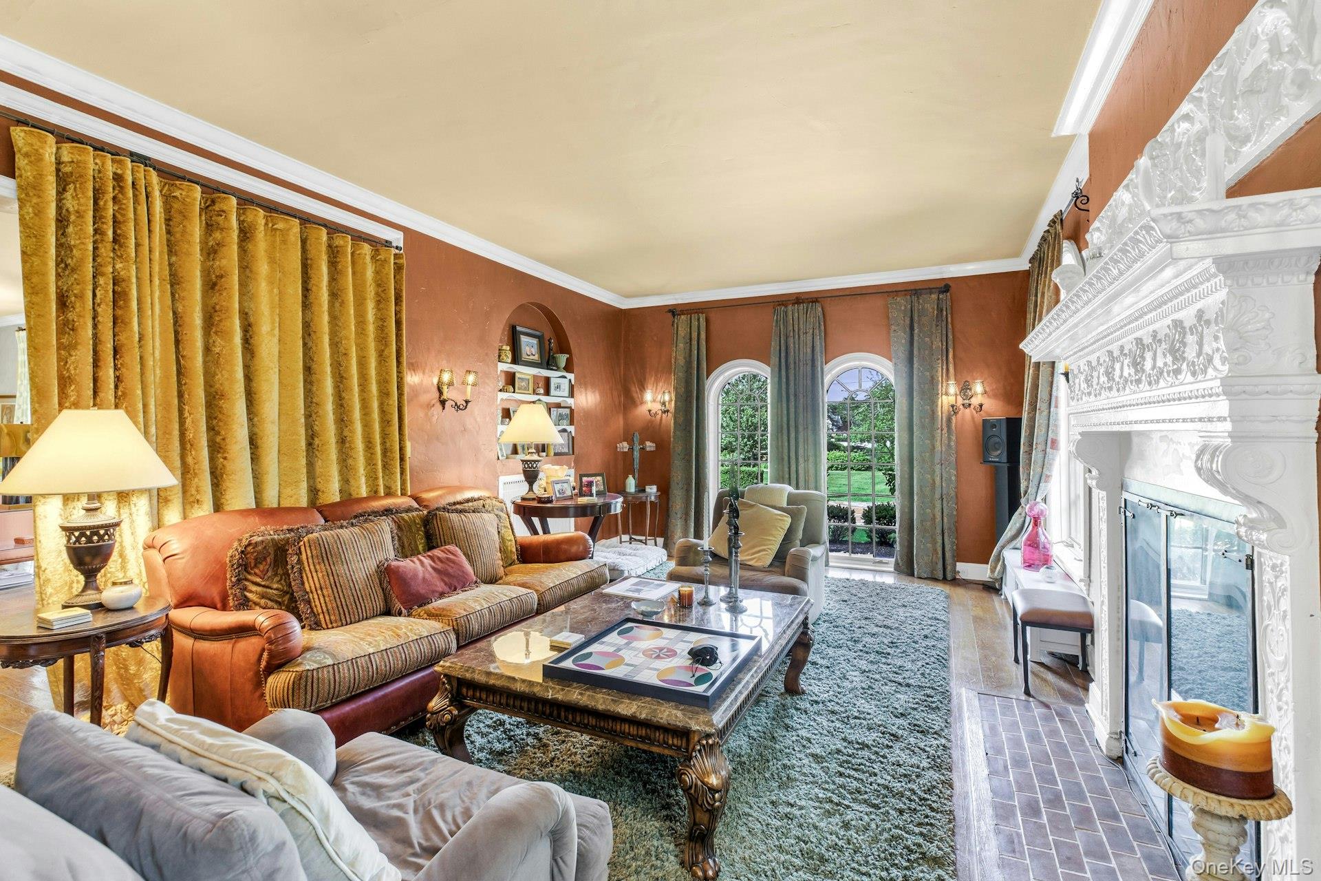 259 Lakeview Avenue W, Brightwaters, NY 11718