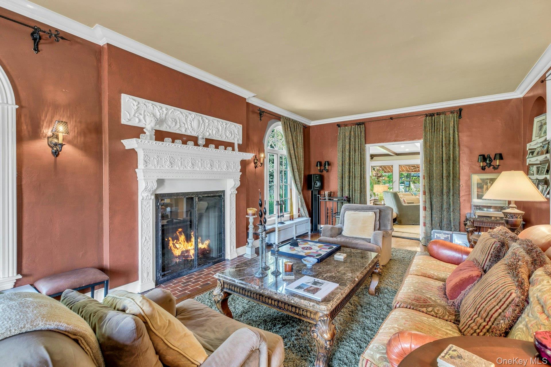 259 Lakeview Avenue W, Brightwaters, NY 11718