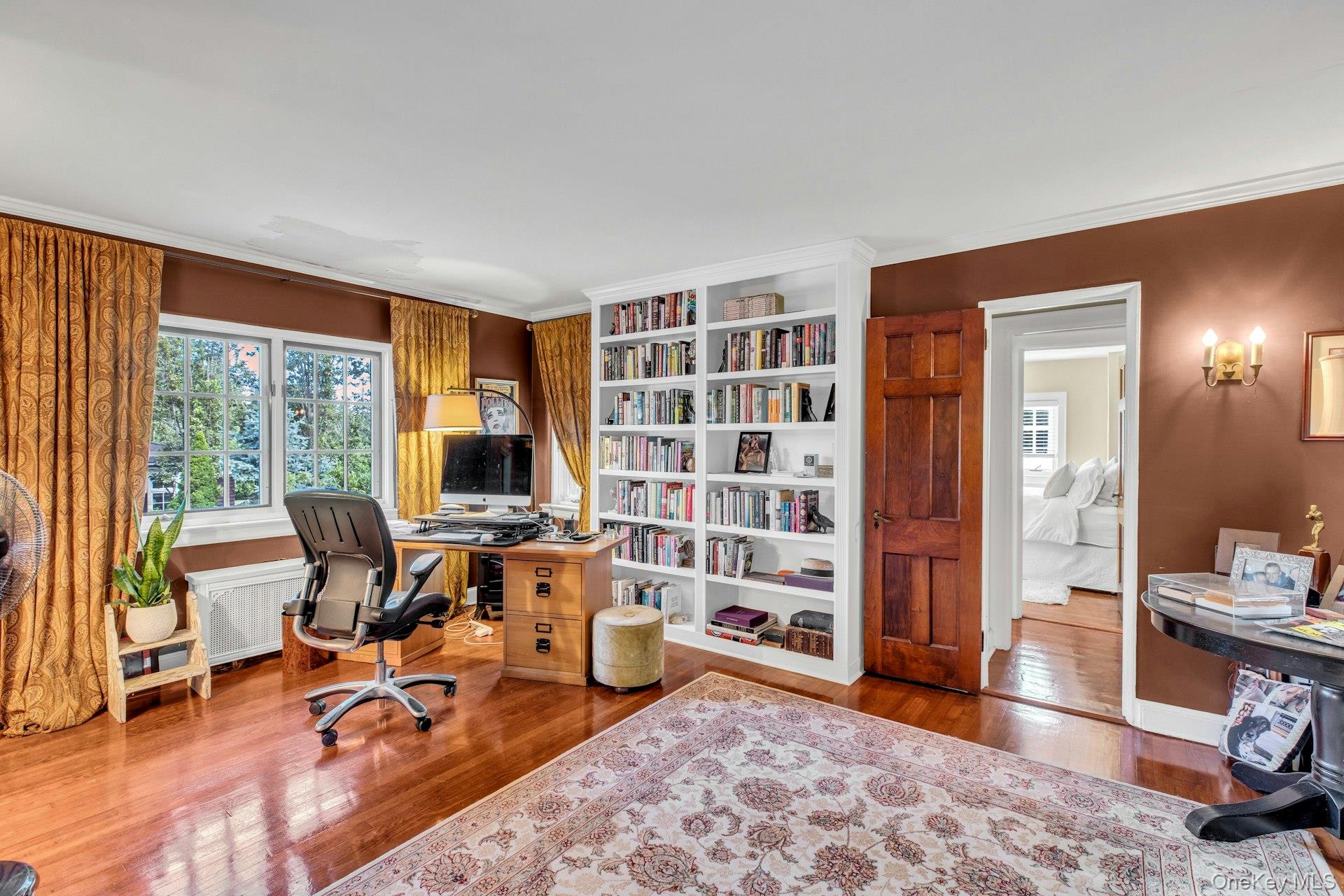 259 Lakeview Avenue W, Brightwaters, NY 11718