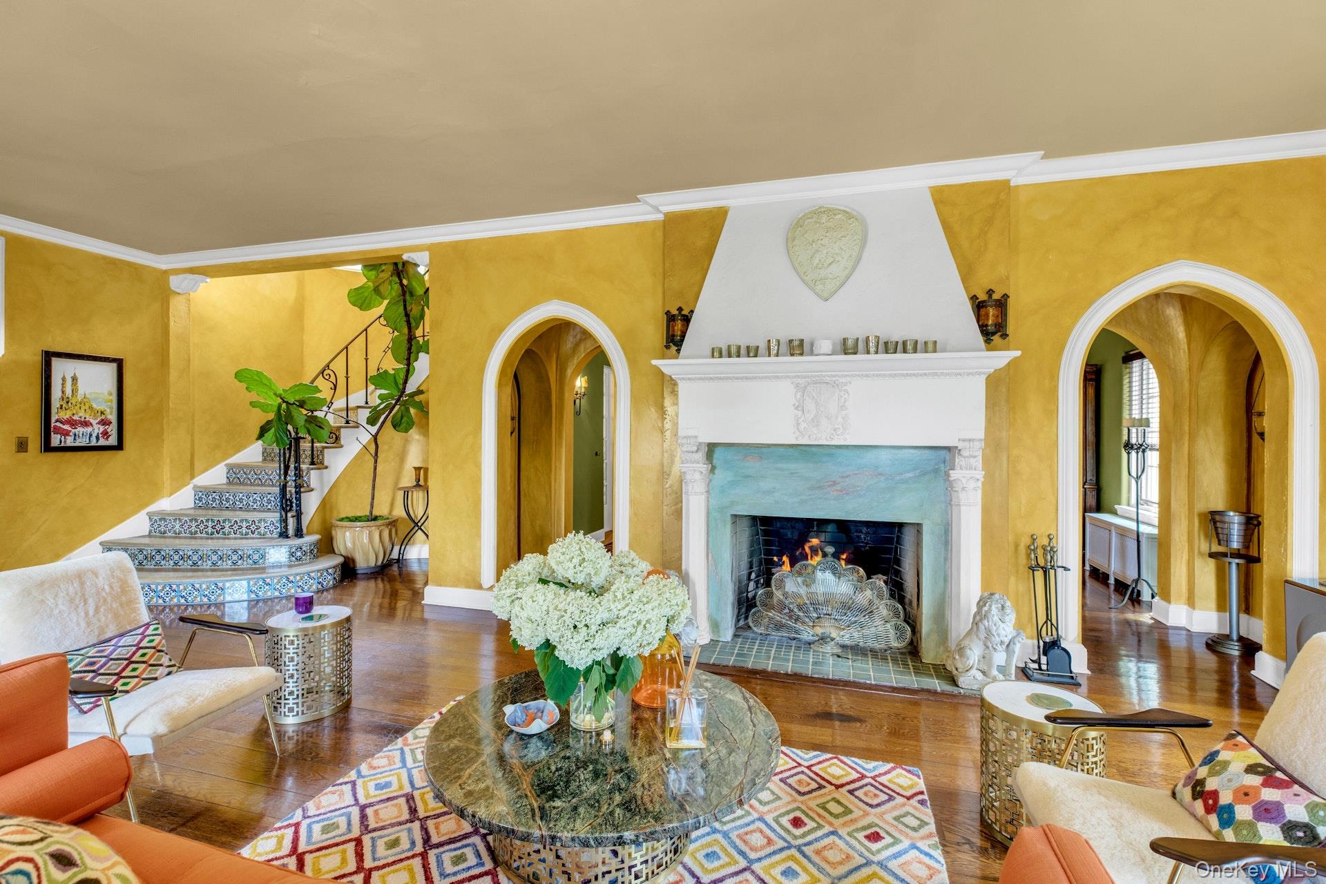 259 Lakeview Avenue W, Brightwaters, NY 11718