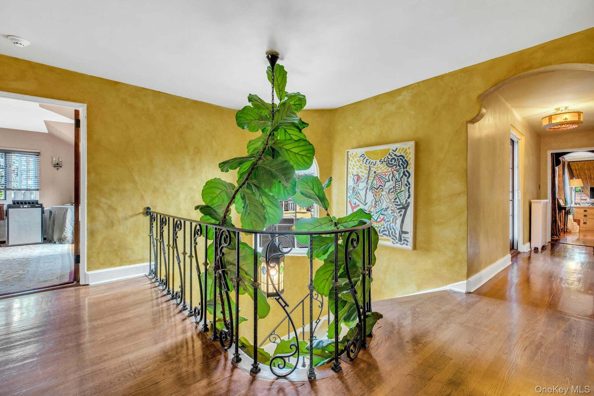 259 Lakeview Avenue W, Brightwaters, NY 11718