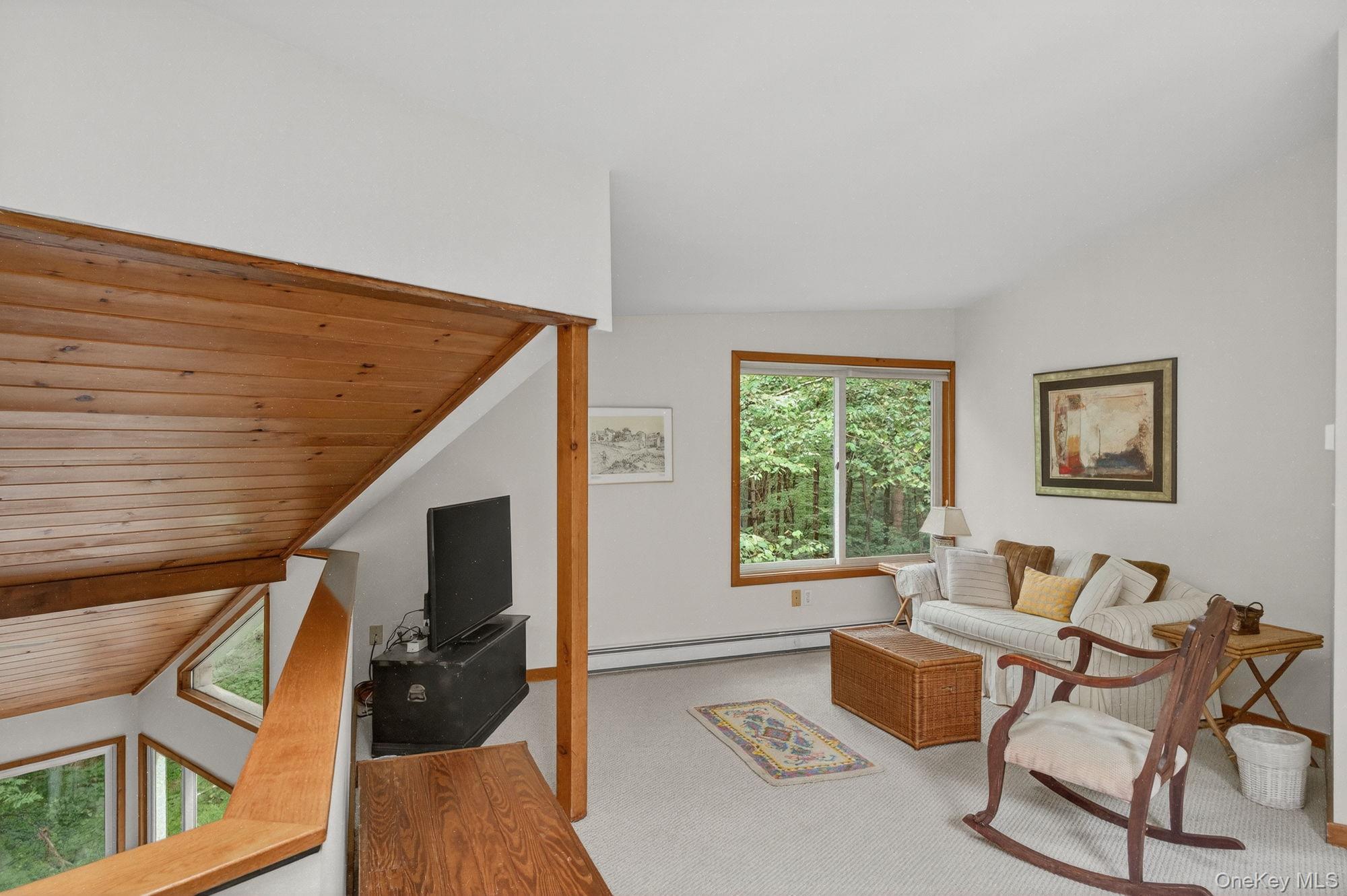 27 Old Wagon Road, Woodstock, NY 12498