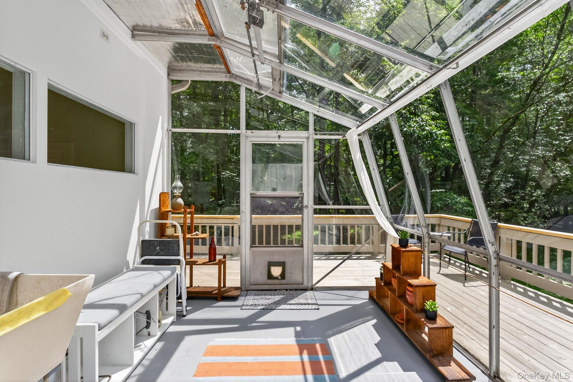 27 Old Wagon Road, Woodstock, NY 12498