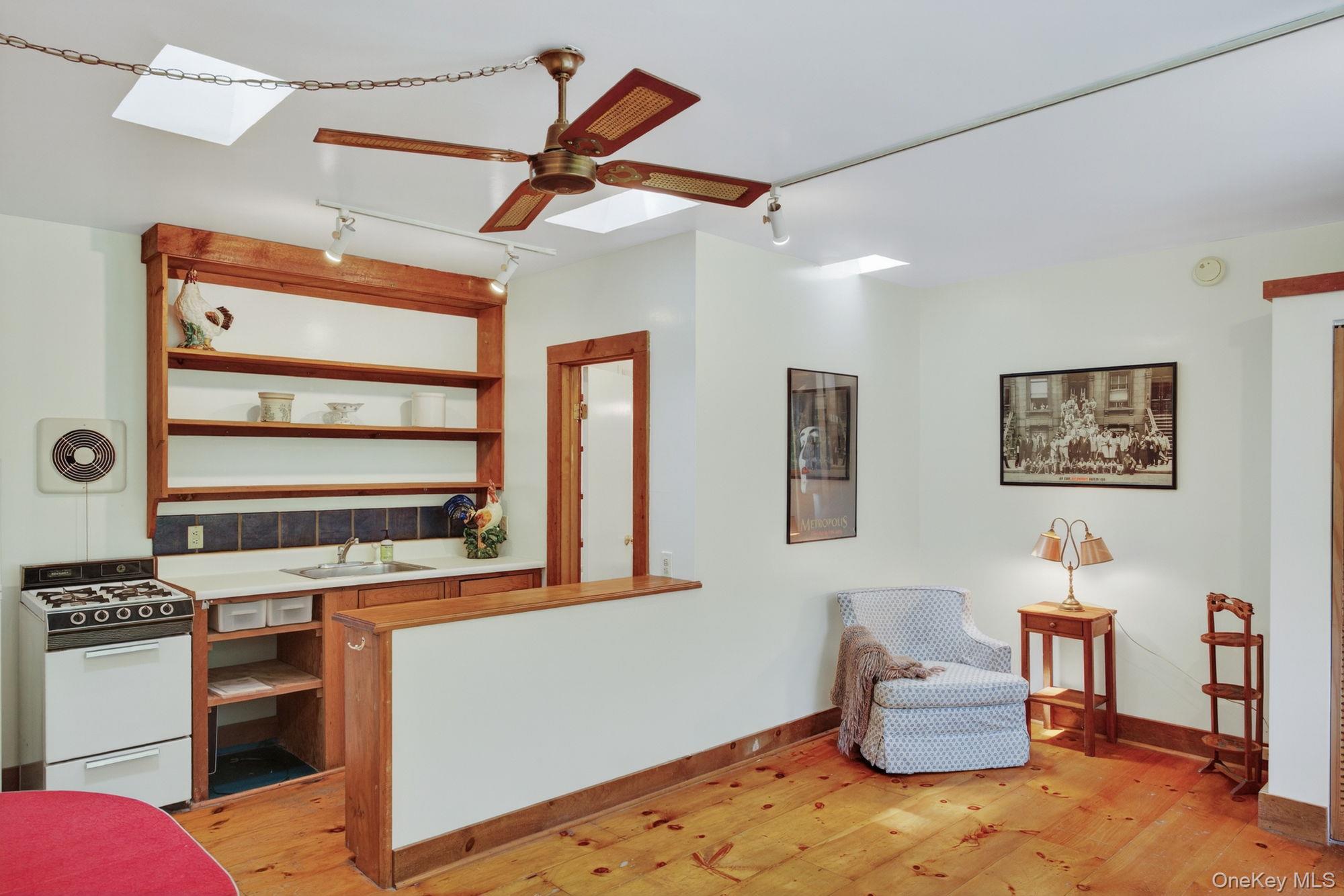 27 Old Wagon Road, Woodstock, NY 12498