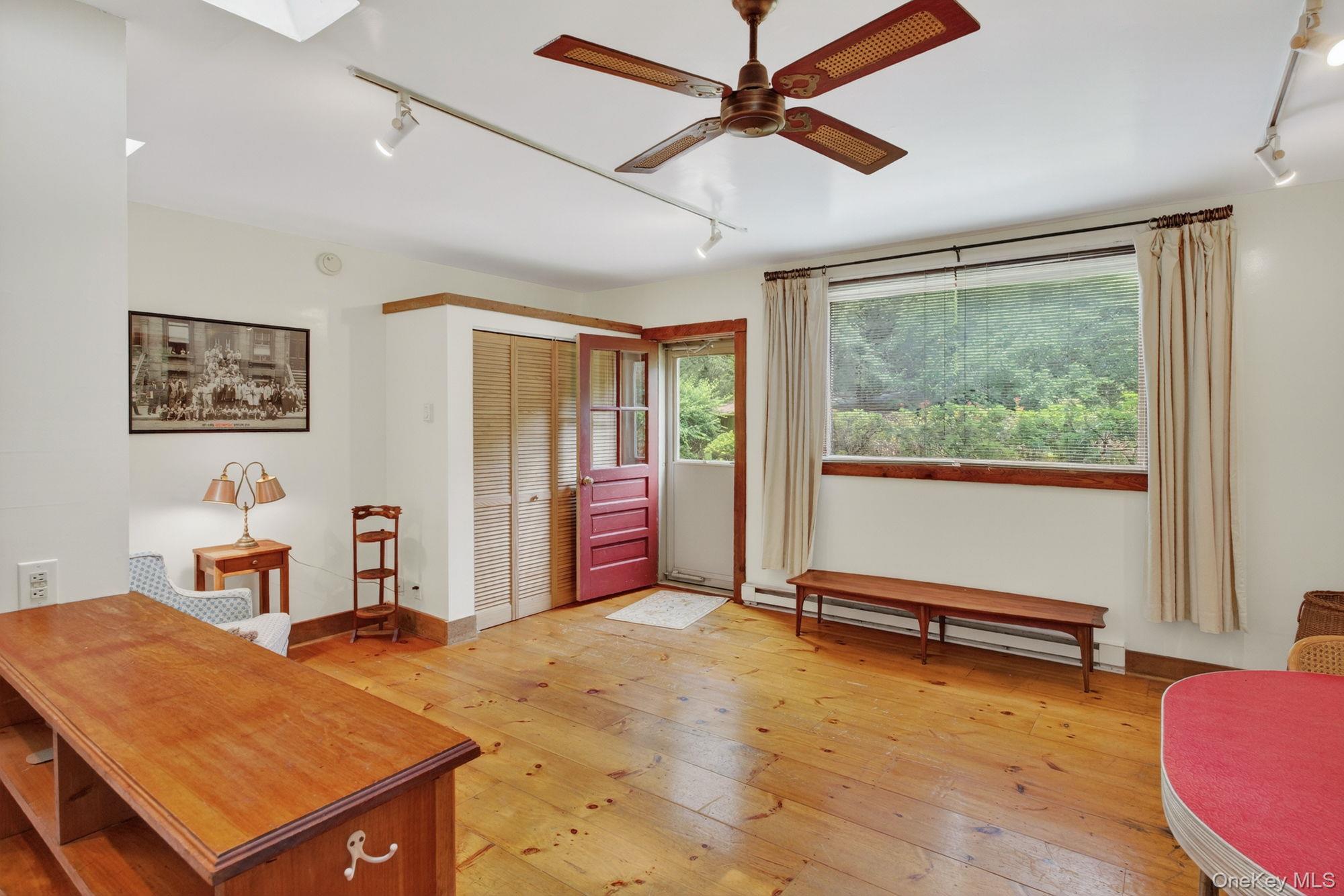 27 Old Wagon Road, Woodstock, NY 12498