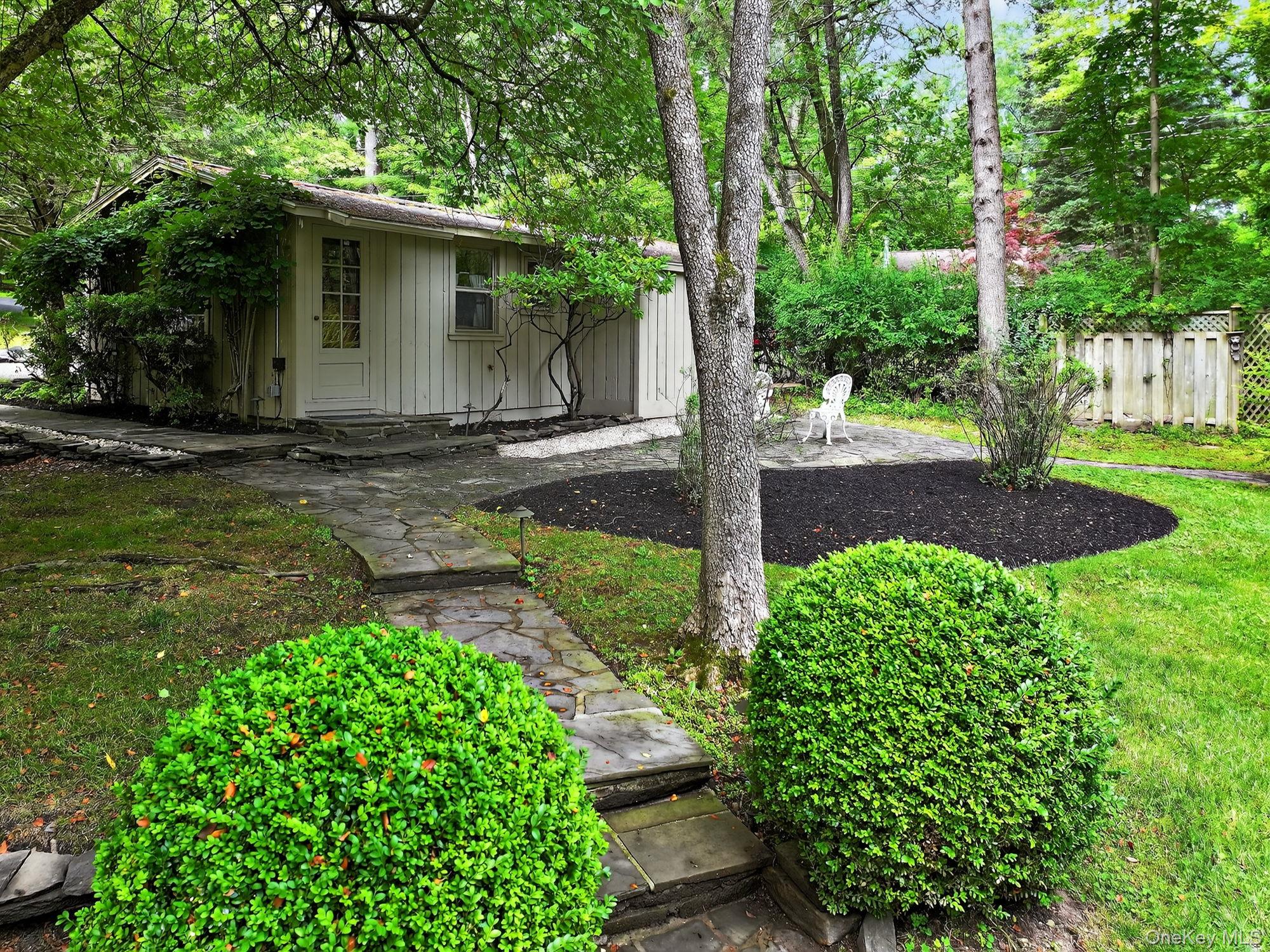 27 Old Wagon Road, Woodstock, NY 12498