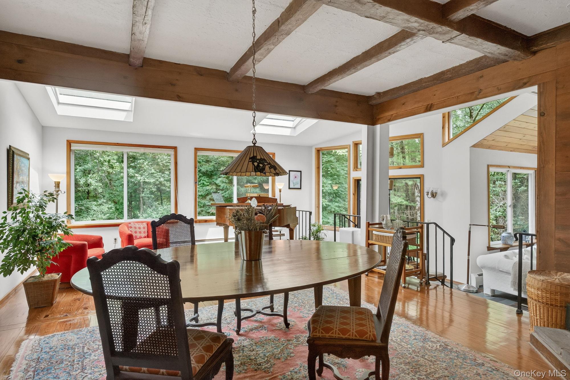 27 Old Wagon Road, Woodstock, NY 12498