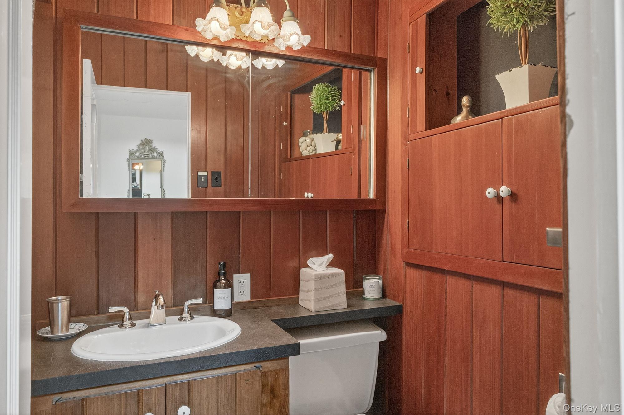 27 Old Wagon Road, Woodstock, NY 12498