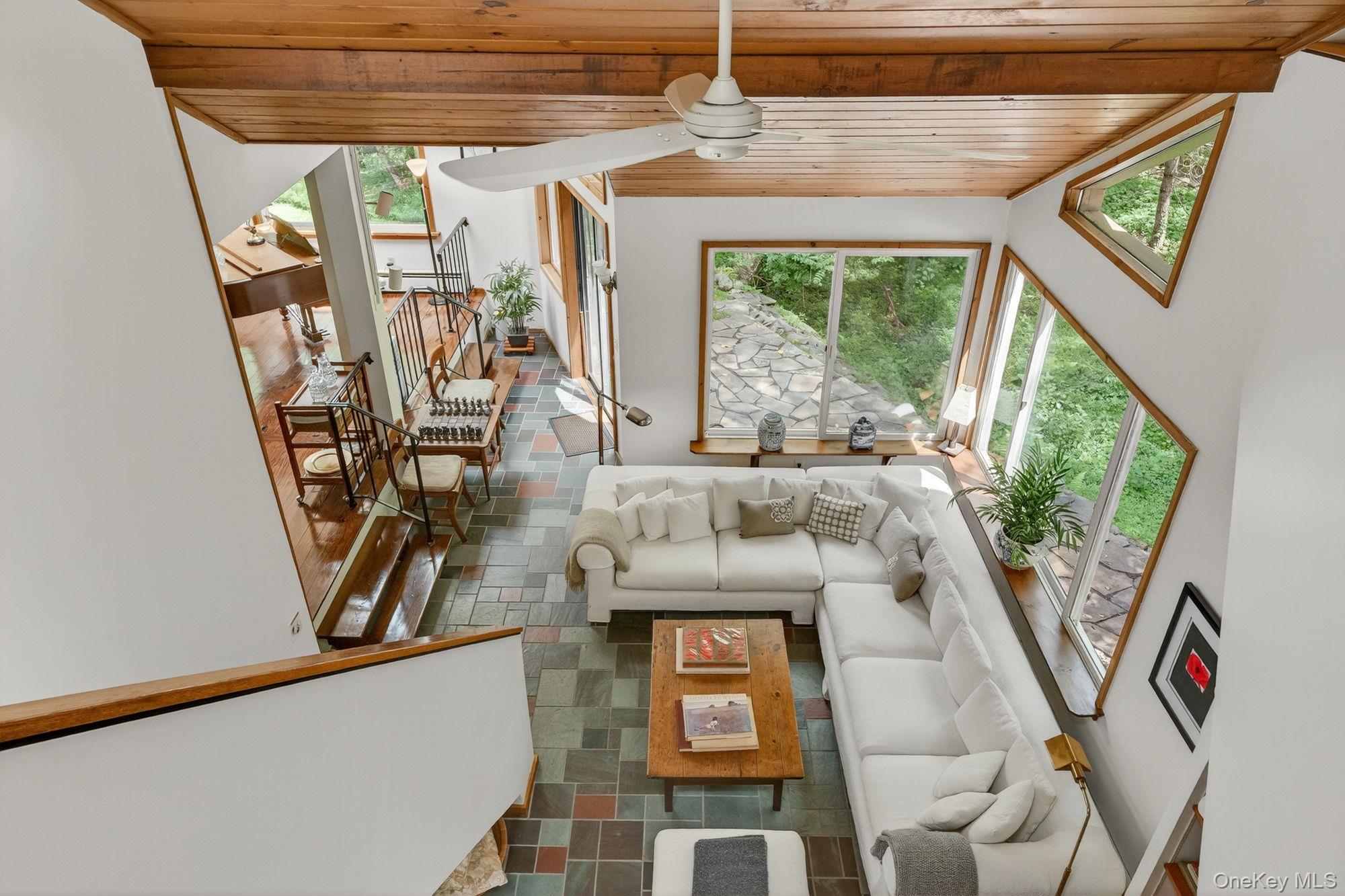 27 Old Wagon Road, Woodstock, NY 12498