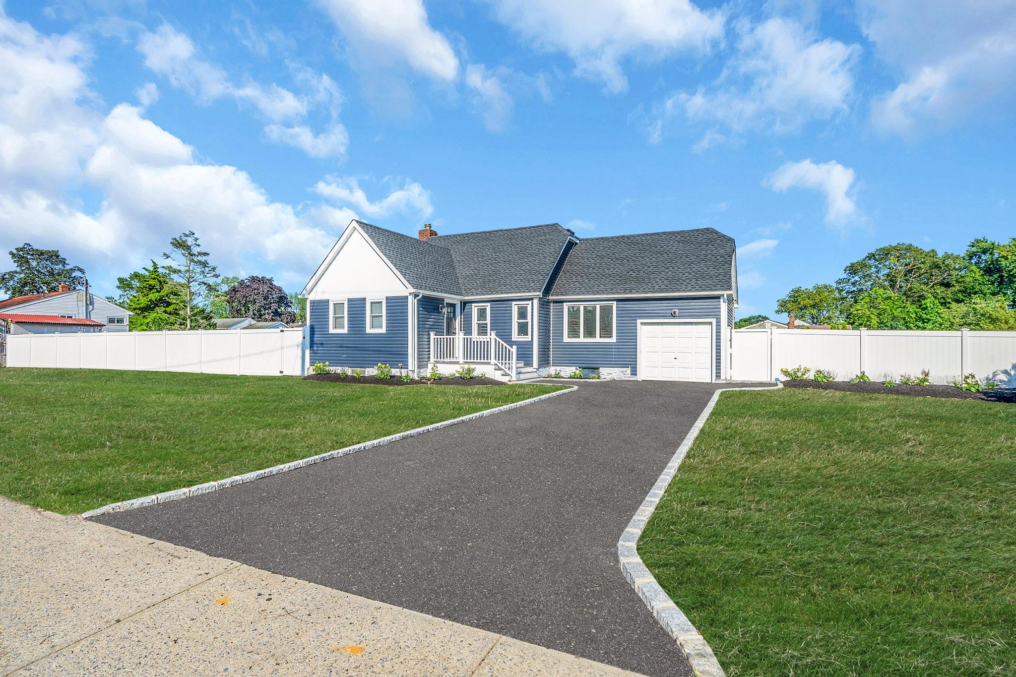 105 Commack Road, North Babylon, NY 11703