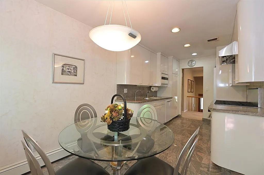 5 Radcliff Drive Great Neck NY 11024 MLS 887926 5-radcliff-drive-great-neck-ny-11024-mls-887926