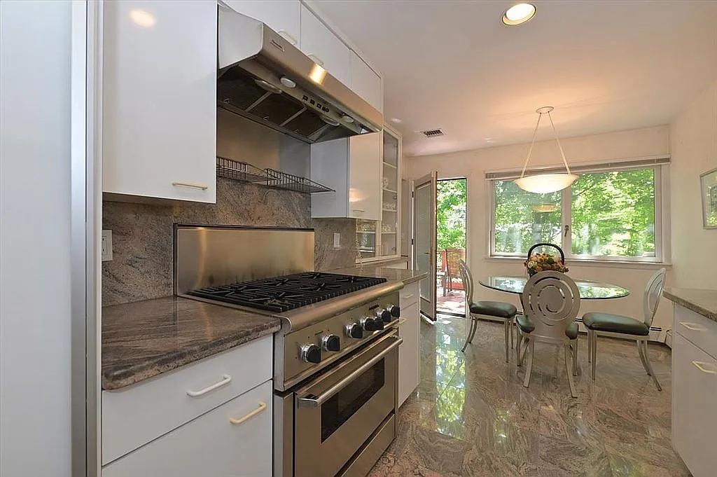 5 Radcliff Drive Great Neck NY 11024 MLS 887926 5-radcliff-drive-great-neck-ny-11024-mls-887926