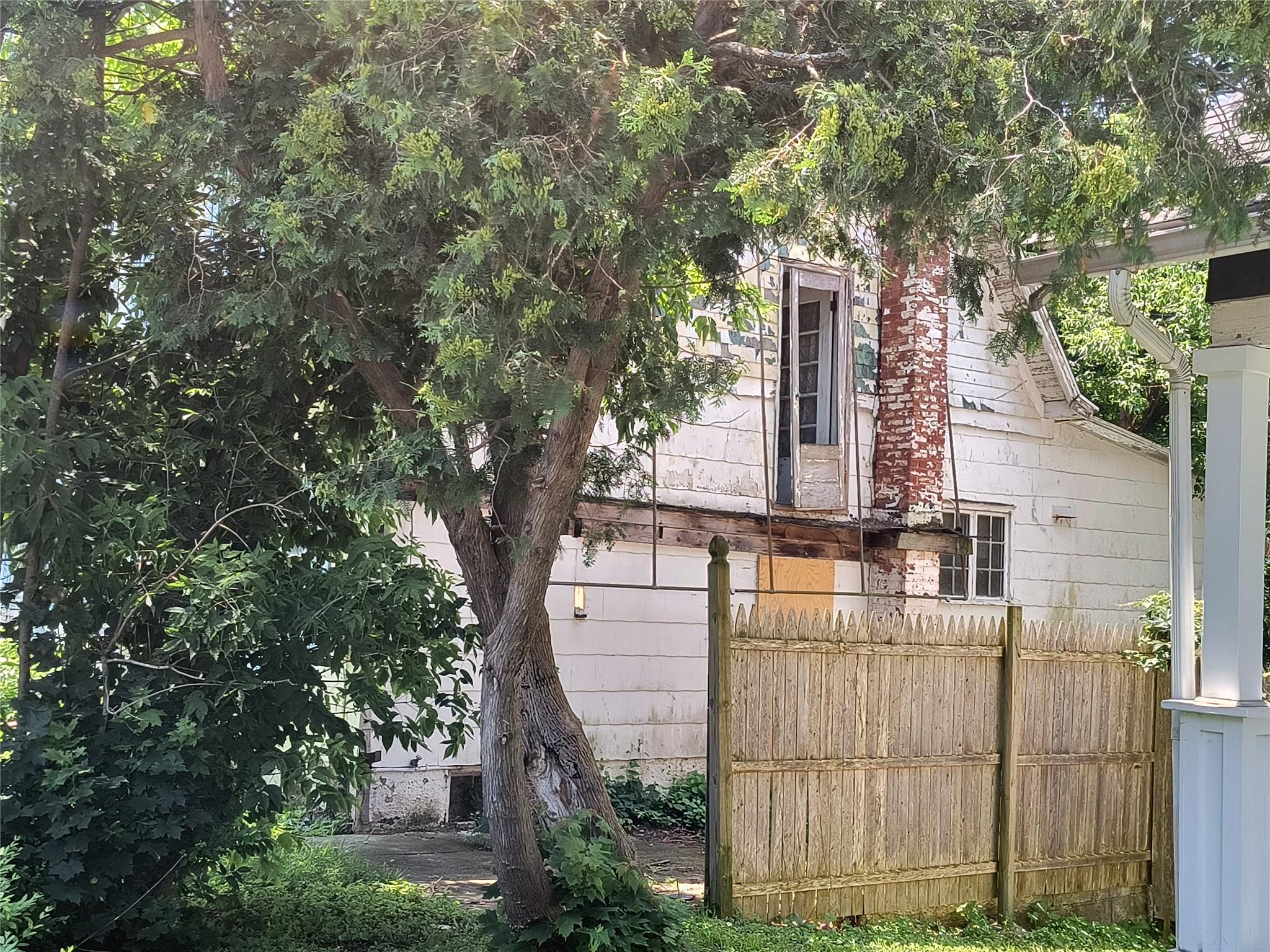 69 North Road, Highland, NY 12528