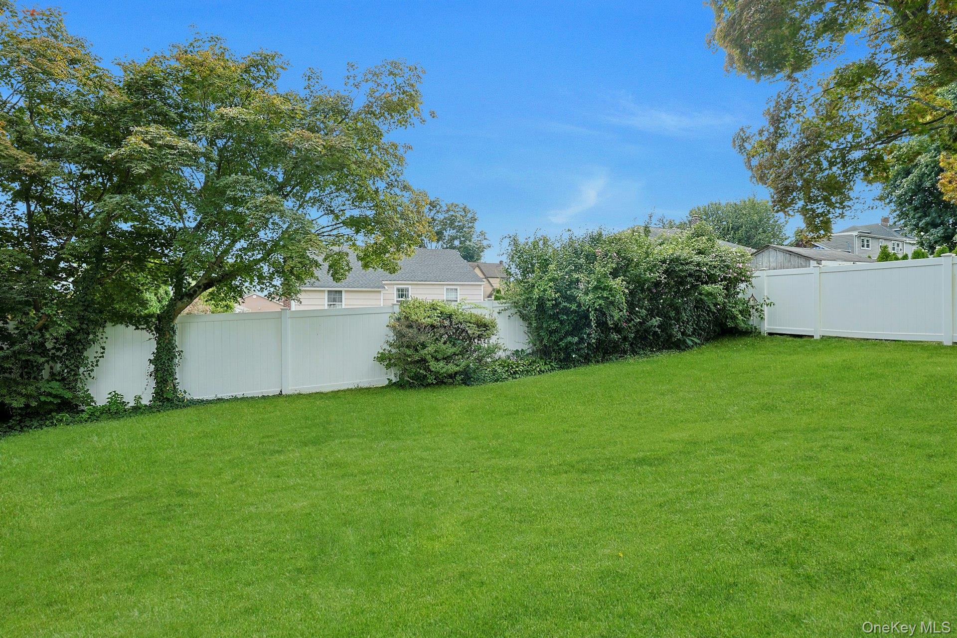 6 Clinton Street, Valhalla, NY 10595