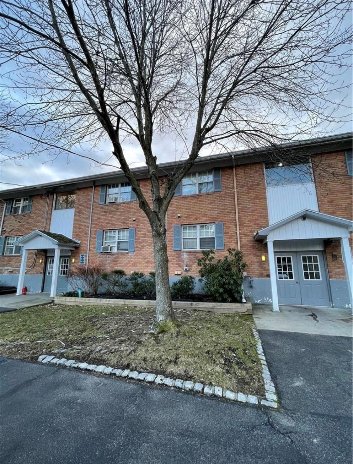 702 Barclay Manor # 7B, Balmville, NY 12550