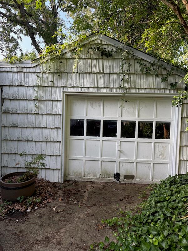 11 W Hemlock Street, Islip, NY 11751