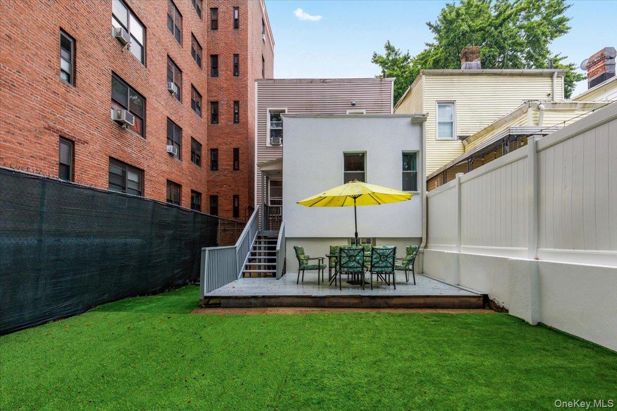 525 E 235th Street, Bronx, NY 10470