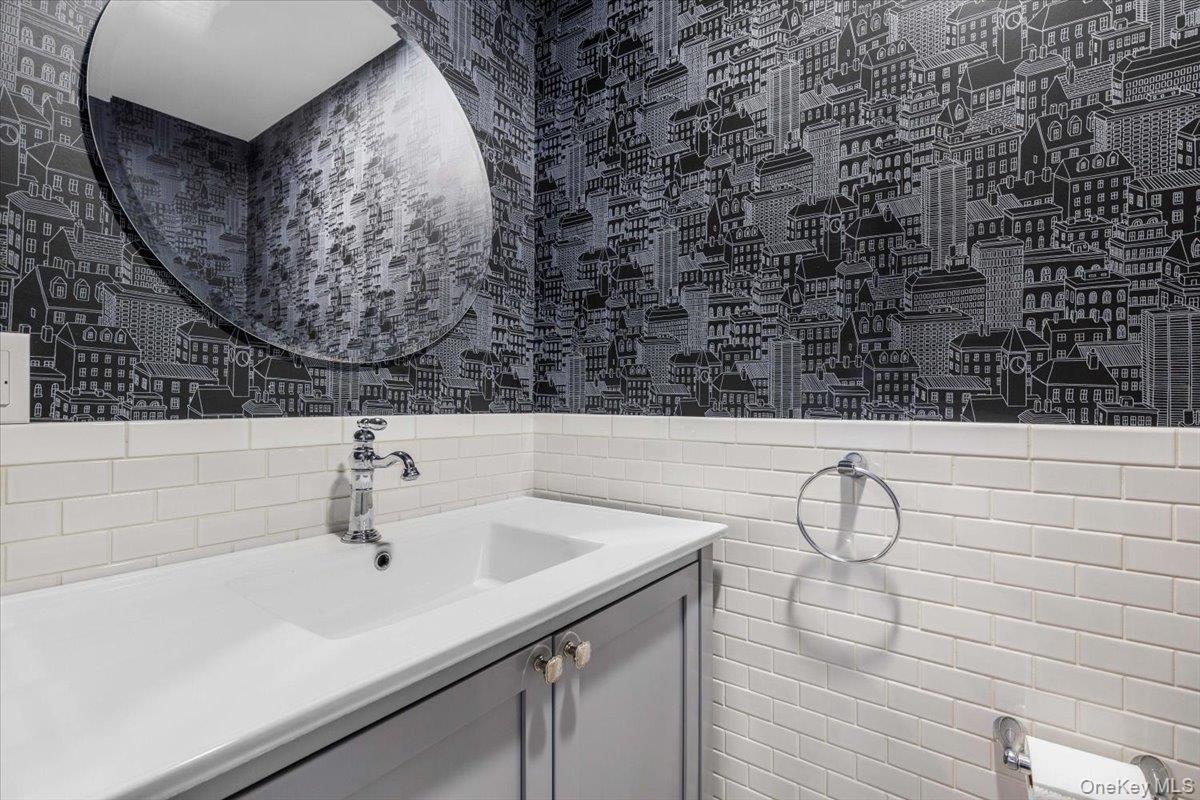 525 E 235th Street, Bronx, NY 10470